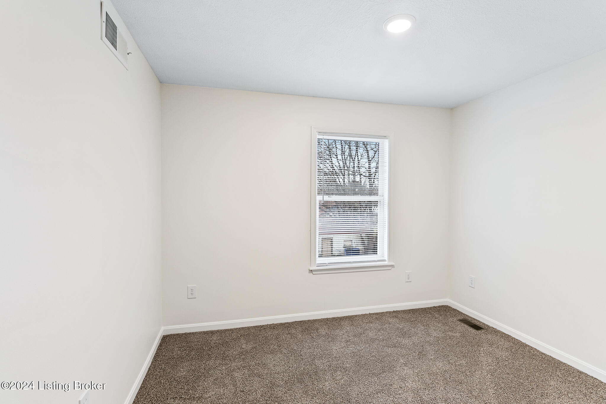 2707 W Madison St Property Photo 11