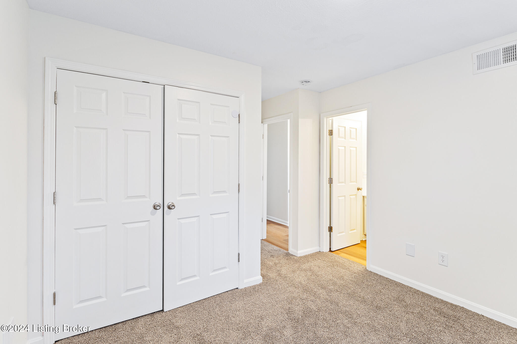 2707 W Madison St Property Photo 12