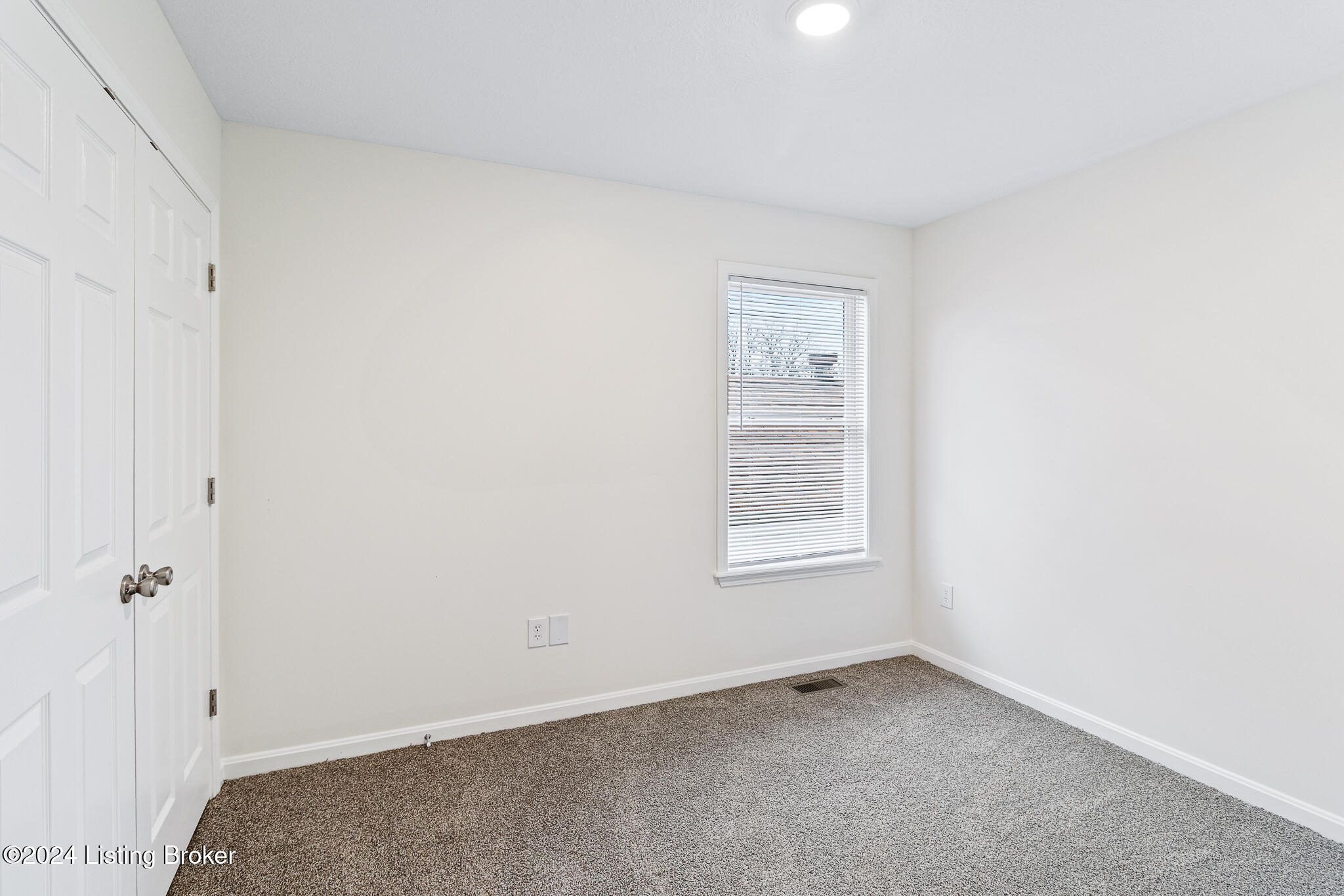 2707 W Madison St Property Photo 18