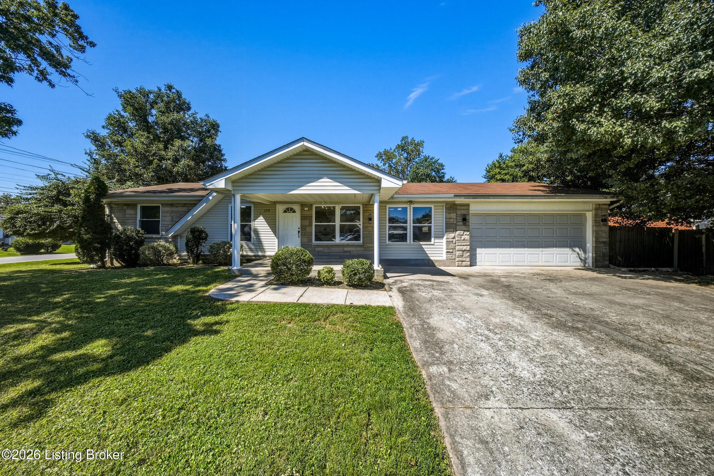 109 N Circlecrest Dr Property Photo 2
