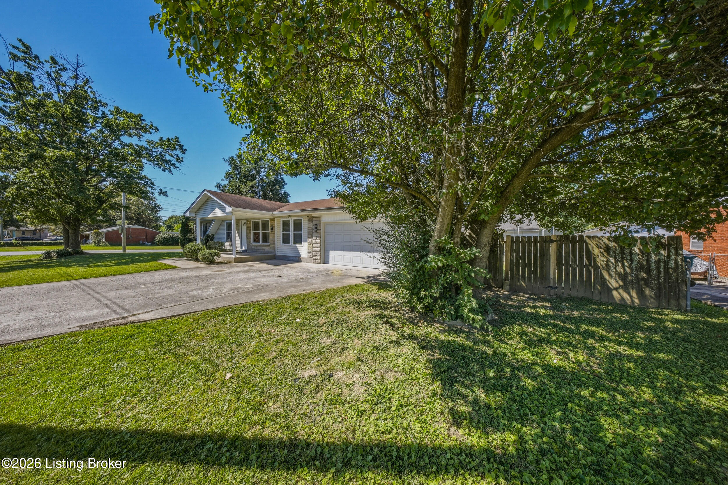 109 N Circlecrest Dr Property Photo 5