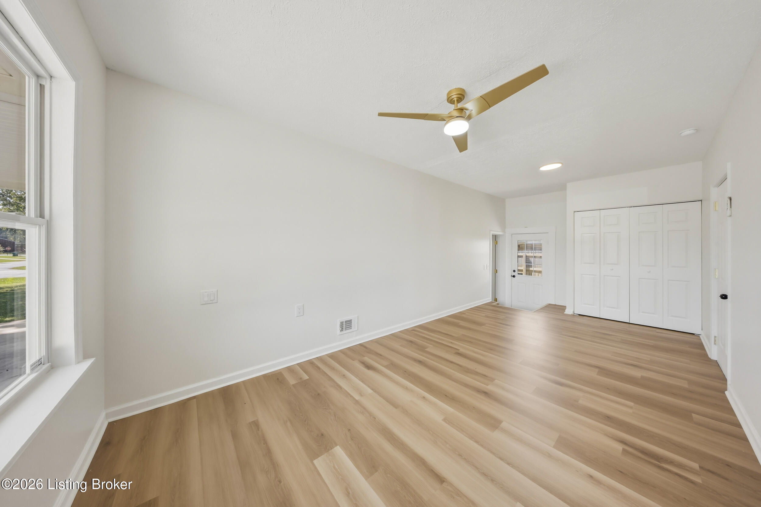 109 N Circlecrest Dr Property Photo 28