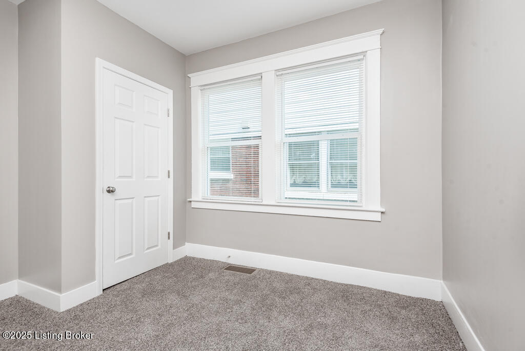 110 S 37th St Property Photo 19
