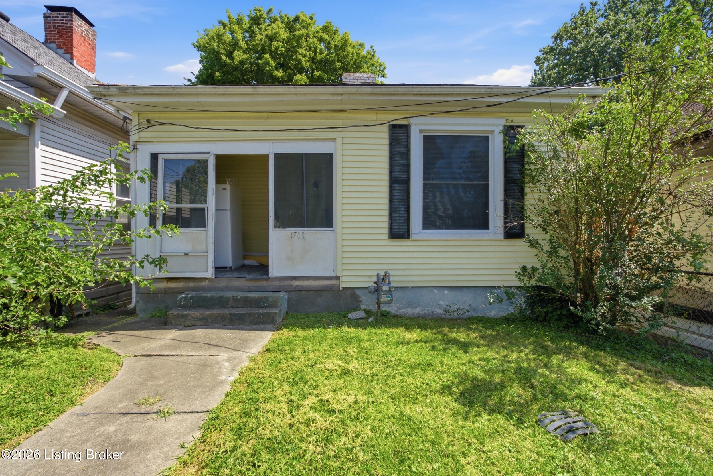 1703 Lee Ct Property Photo 1