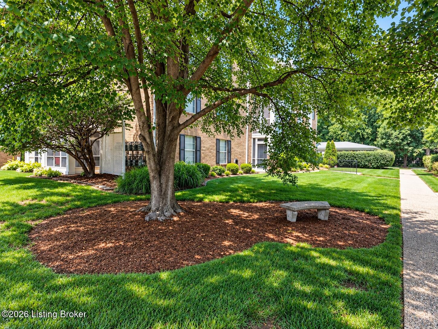709 Donard Park Ave Property Photo 1