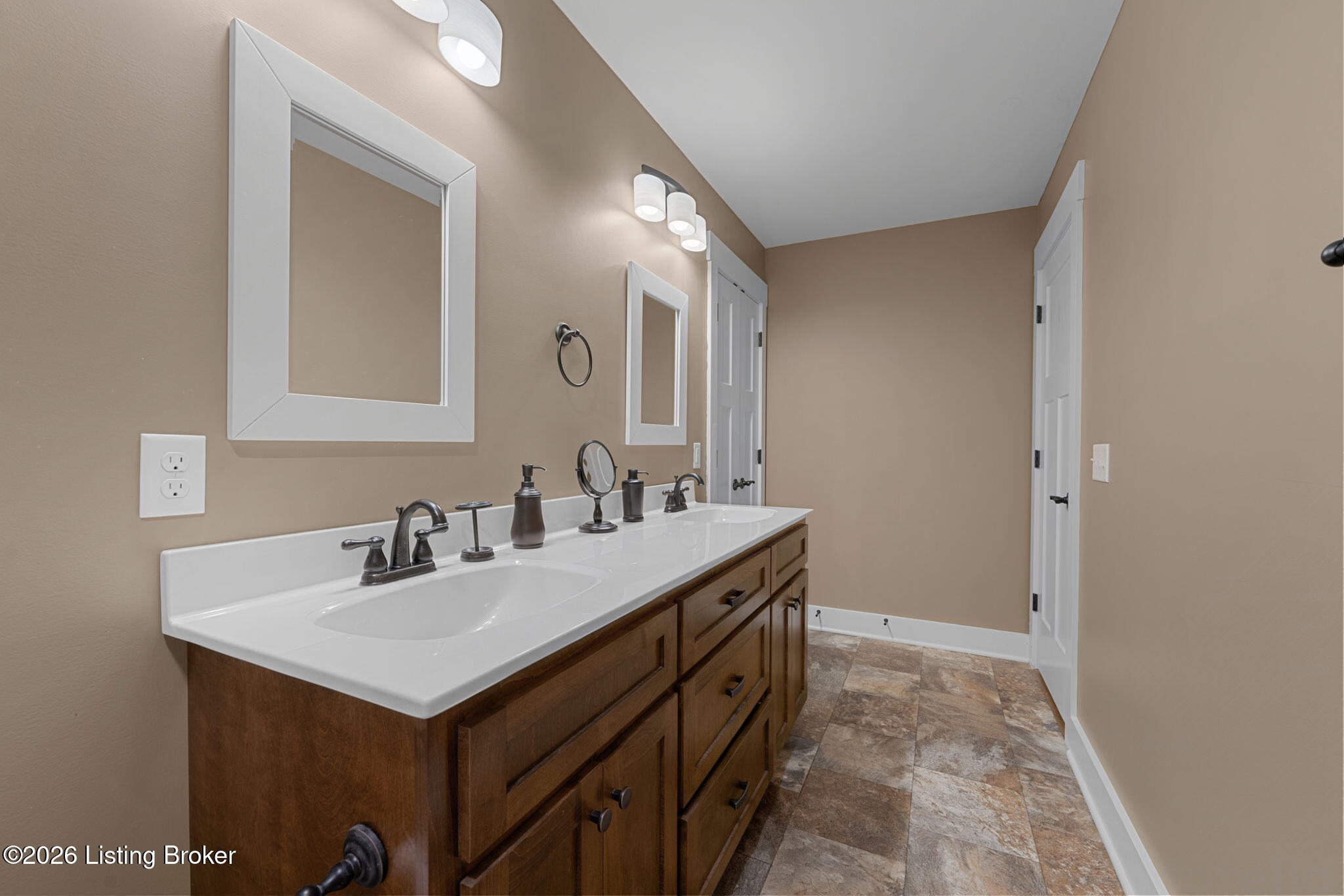 229 Cherry Ln Property Photo 53