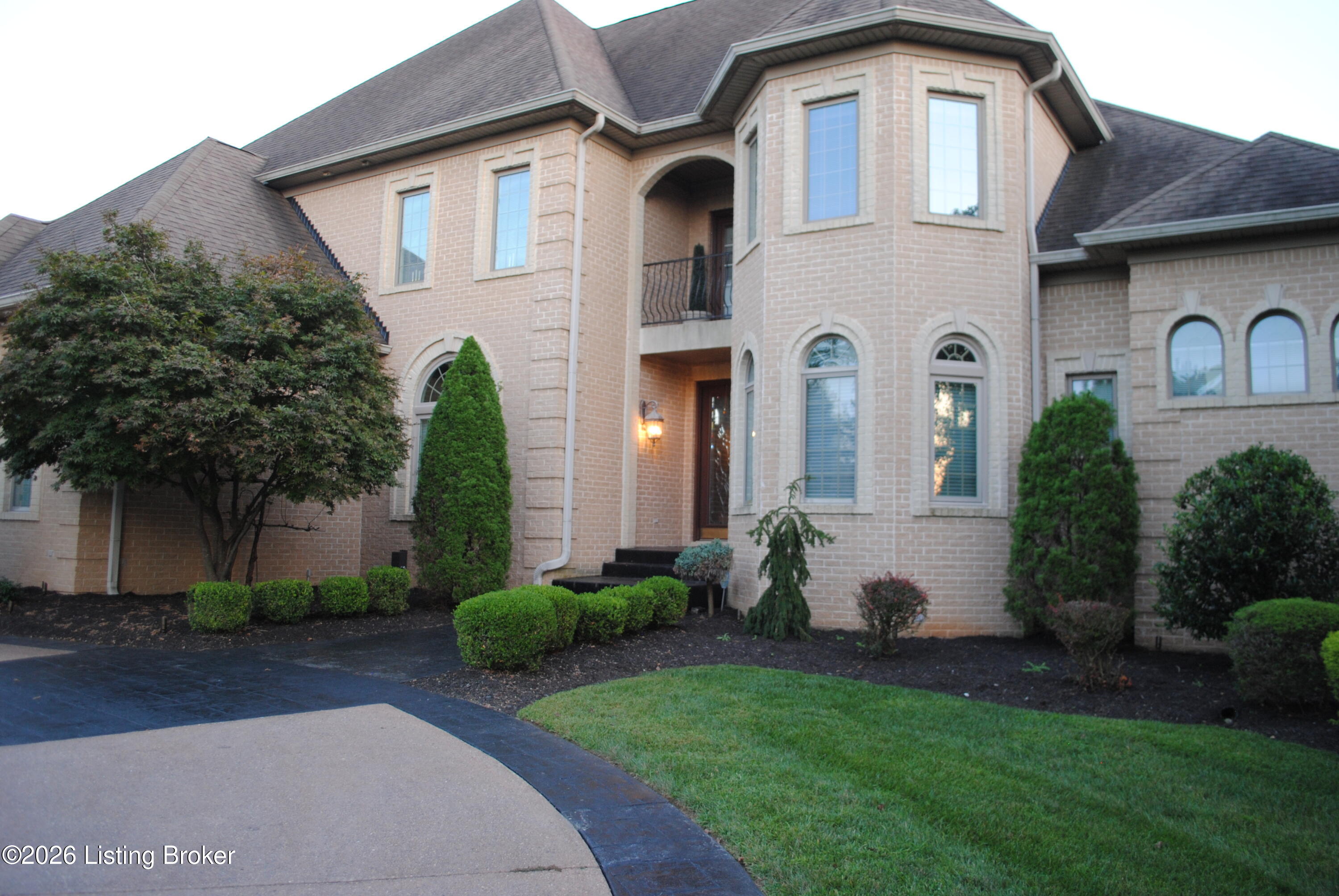 10200 Worthington Ln Property Photo 2
