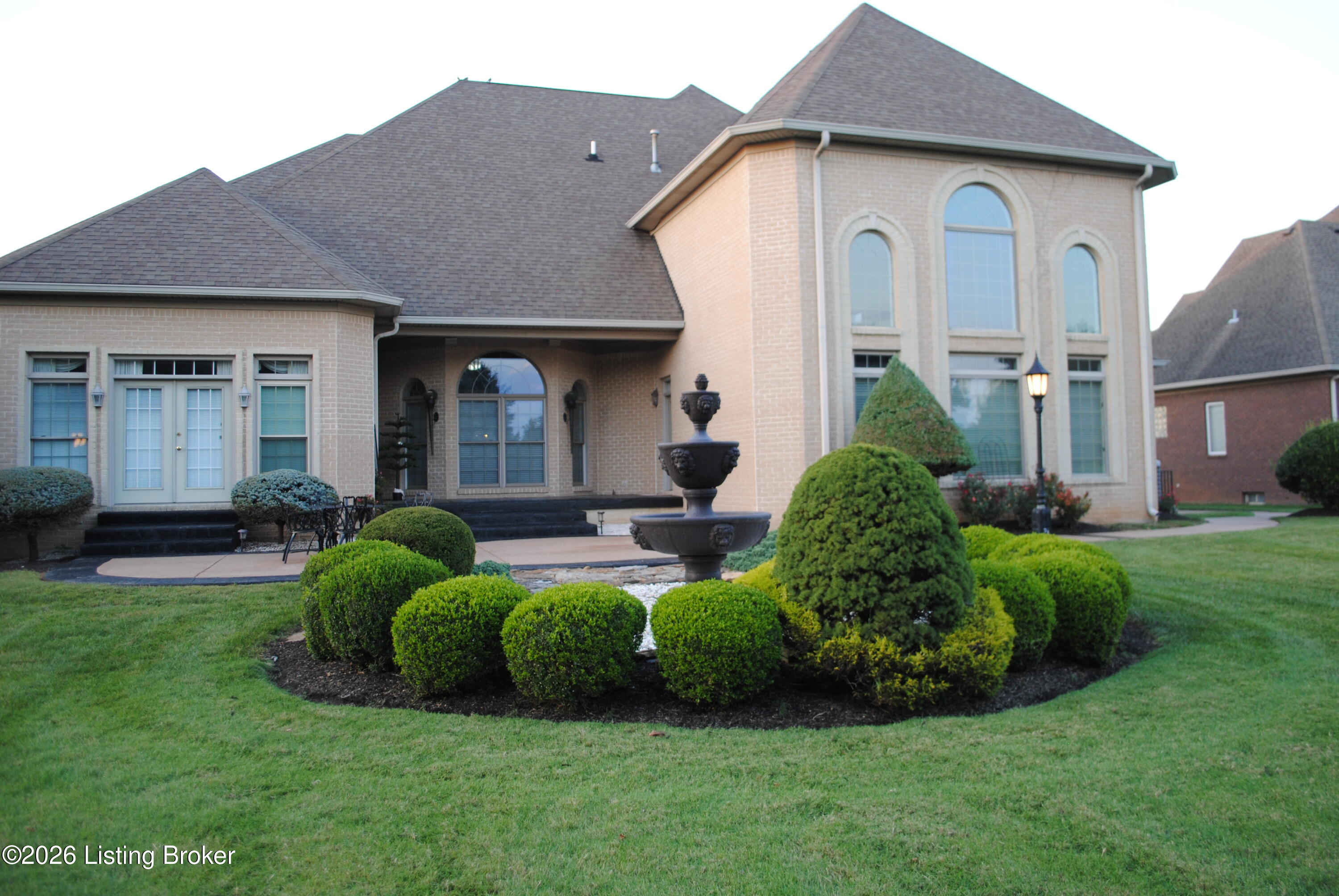10200 Worthington Ln Property Photo 3