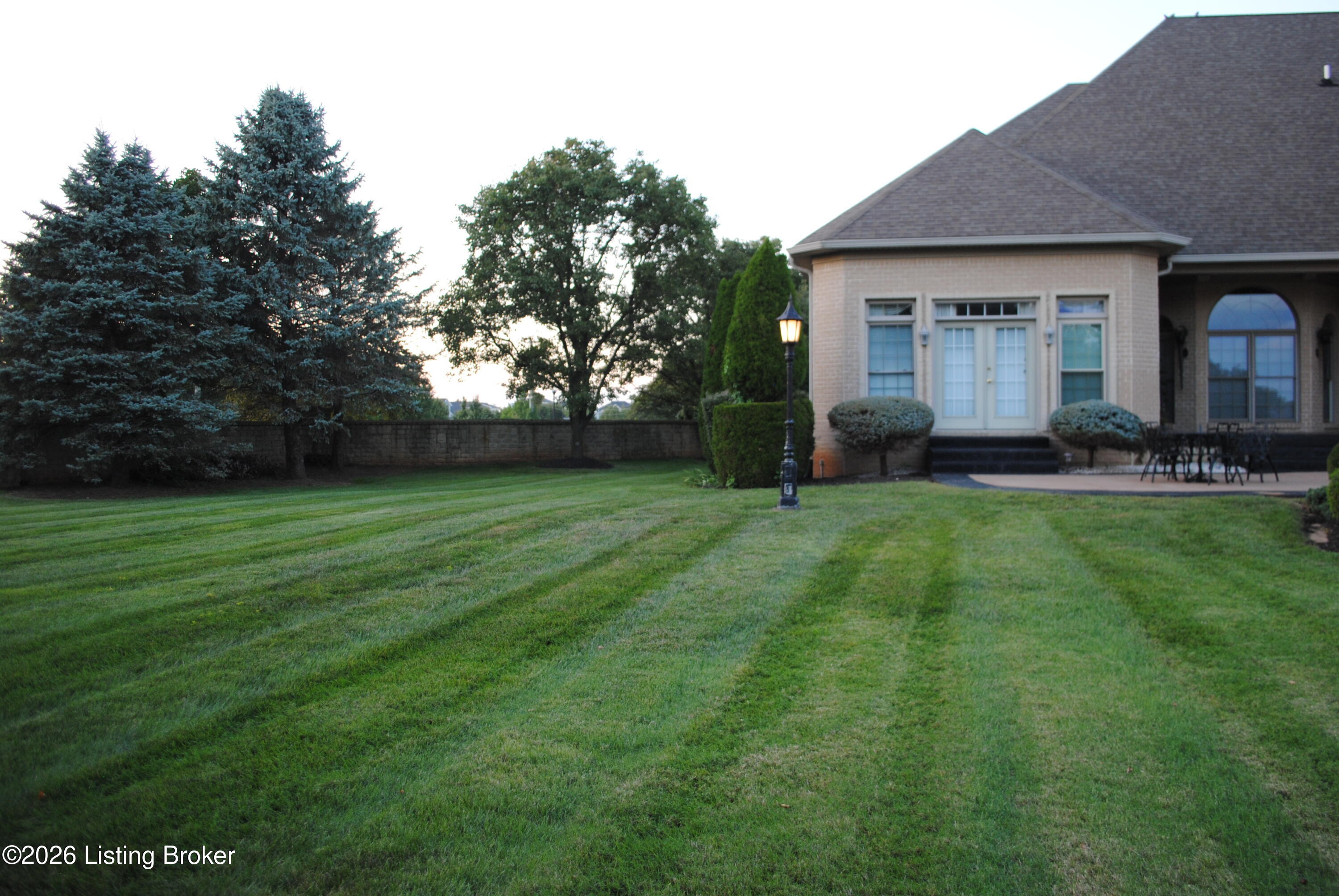 10200 Worthington Ln Property Photo 5