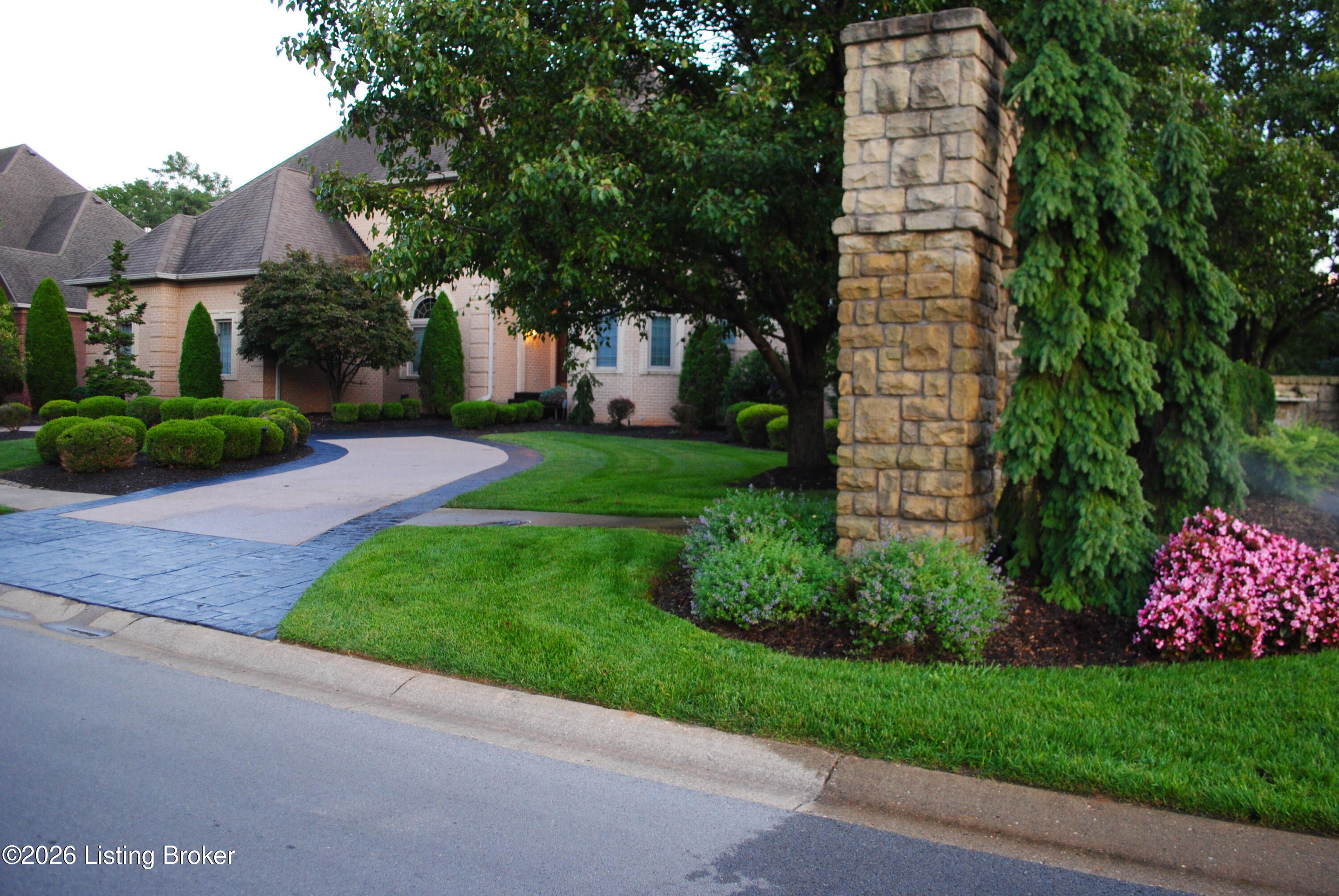 10200 Worthington Ln Property Photo 10