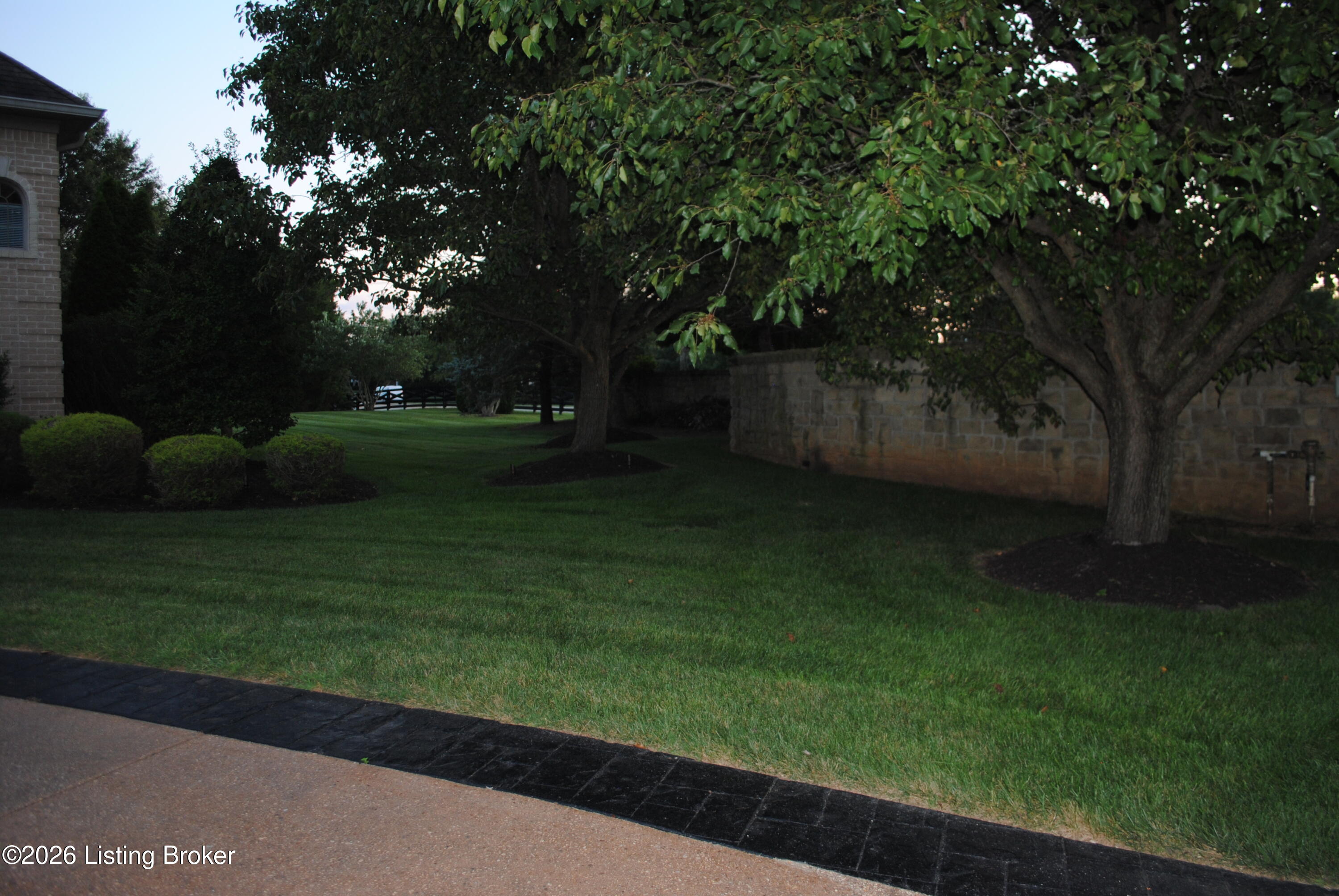 10200 Worthington Ln Property Photo 12