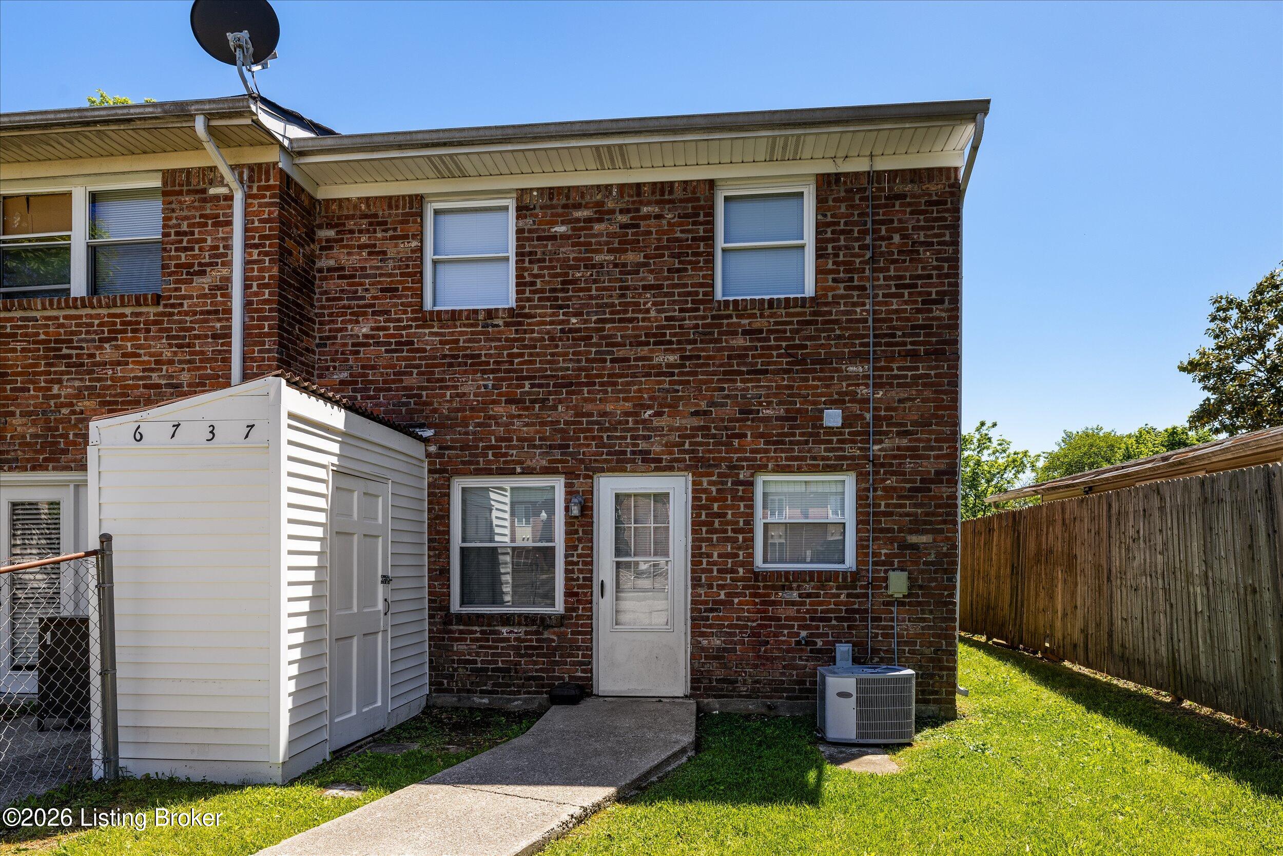 6737 Vandre Ave Property Photo 9