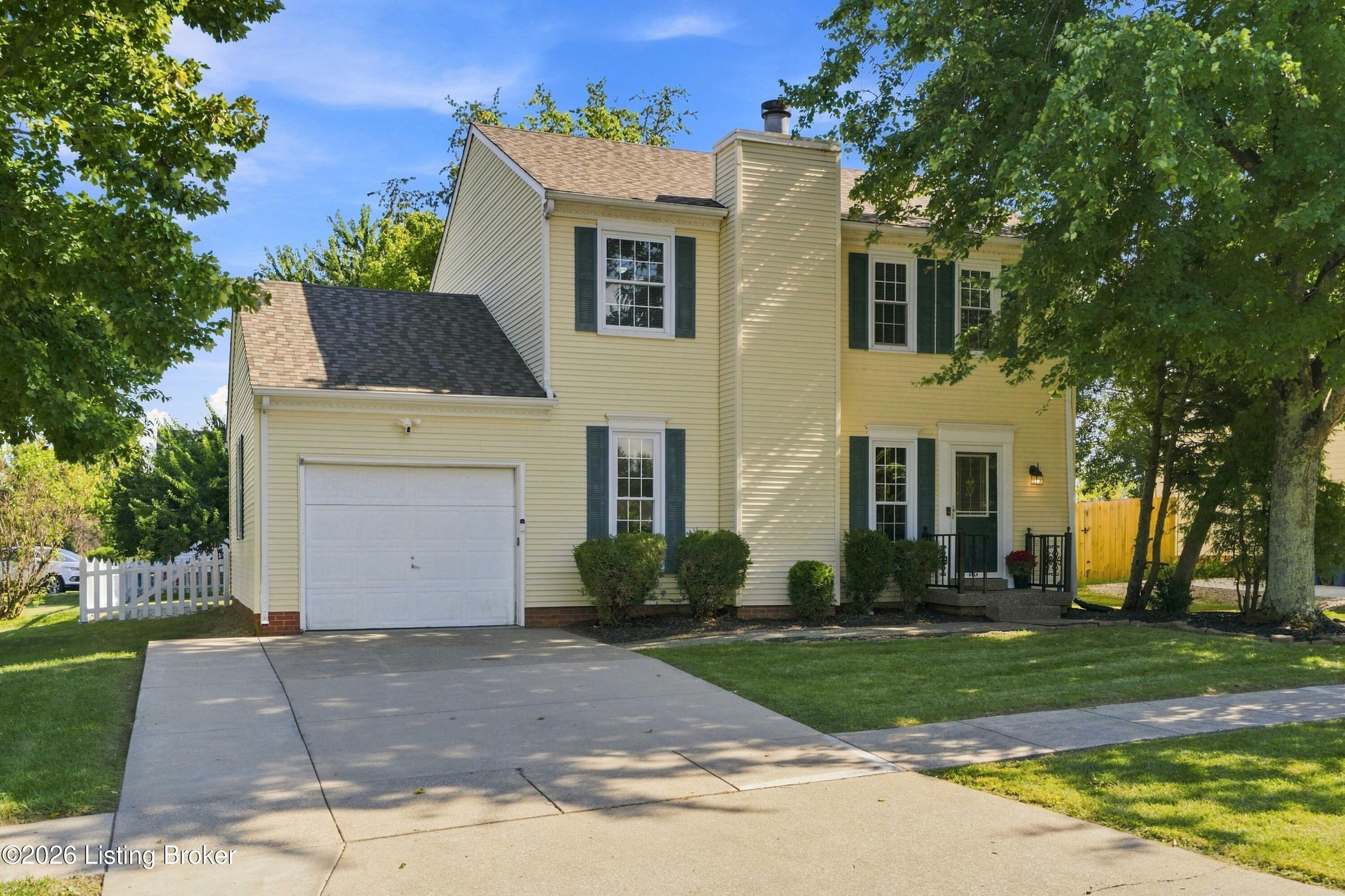 220 Rolling Ridge Way Property Photo 3
