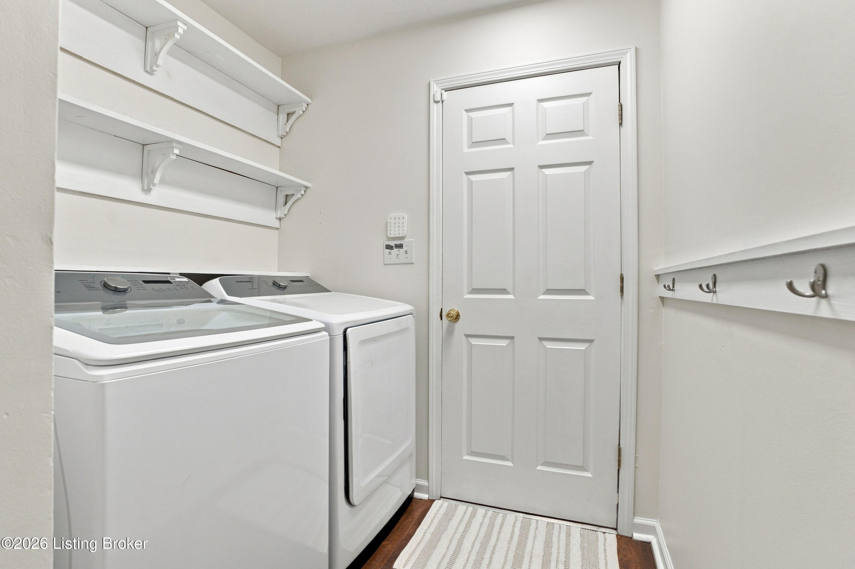 220 Rolling Ridge Way Property Photo 23