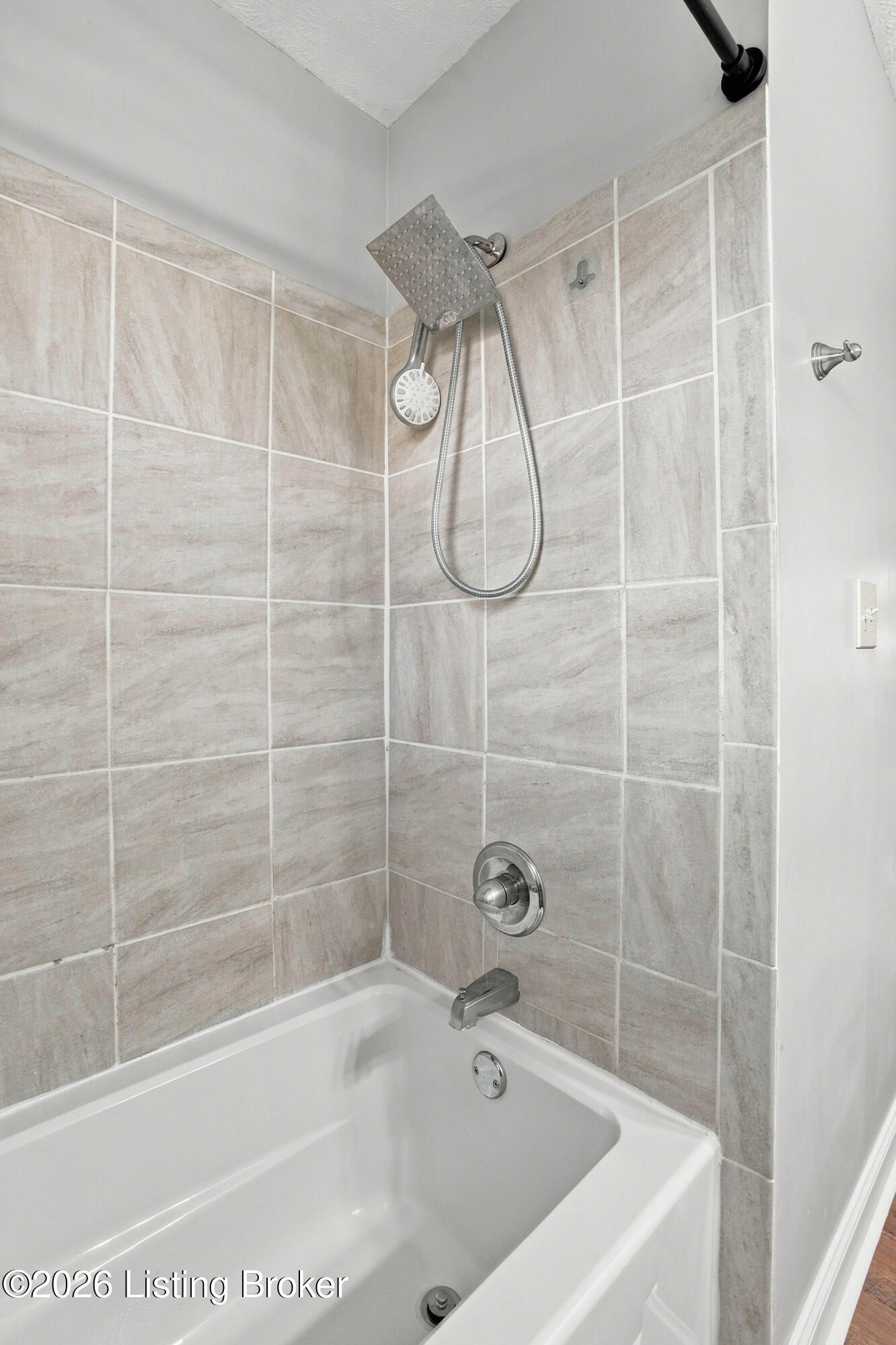 220 Rolling Ridge Way Property Photo 27