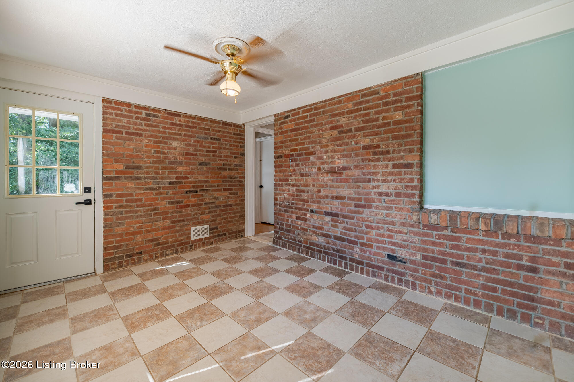 221 Ring Rd Property Photo 11