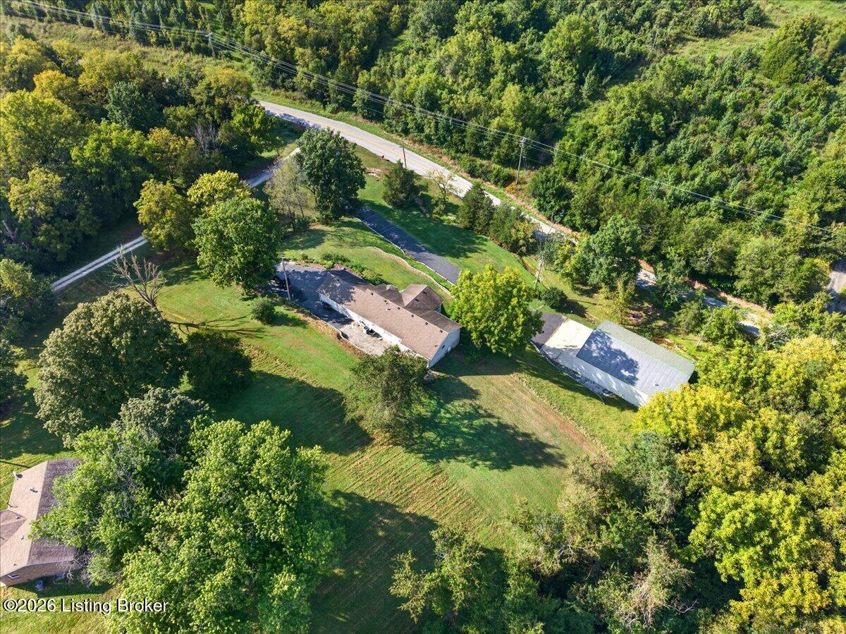 31 Connie Ln Property Photo 8
