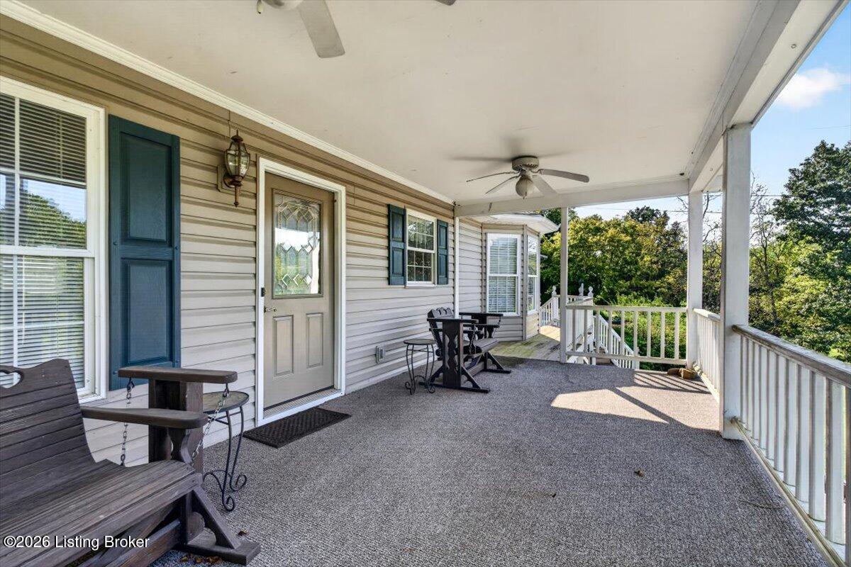 31 Connie Ln Property Photo 9