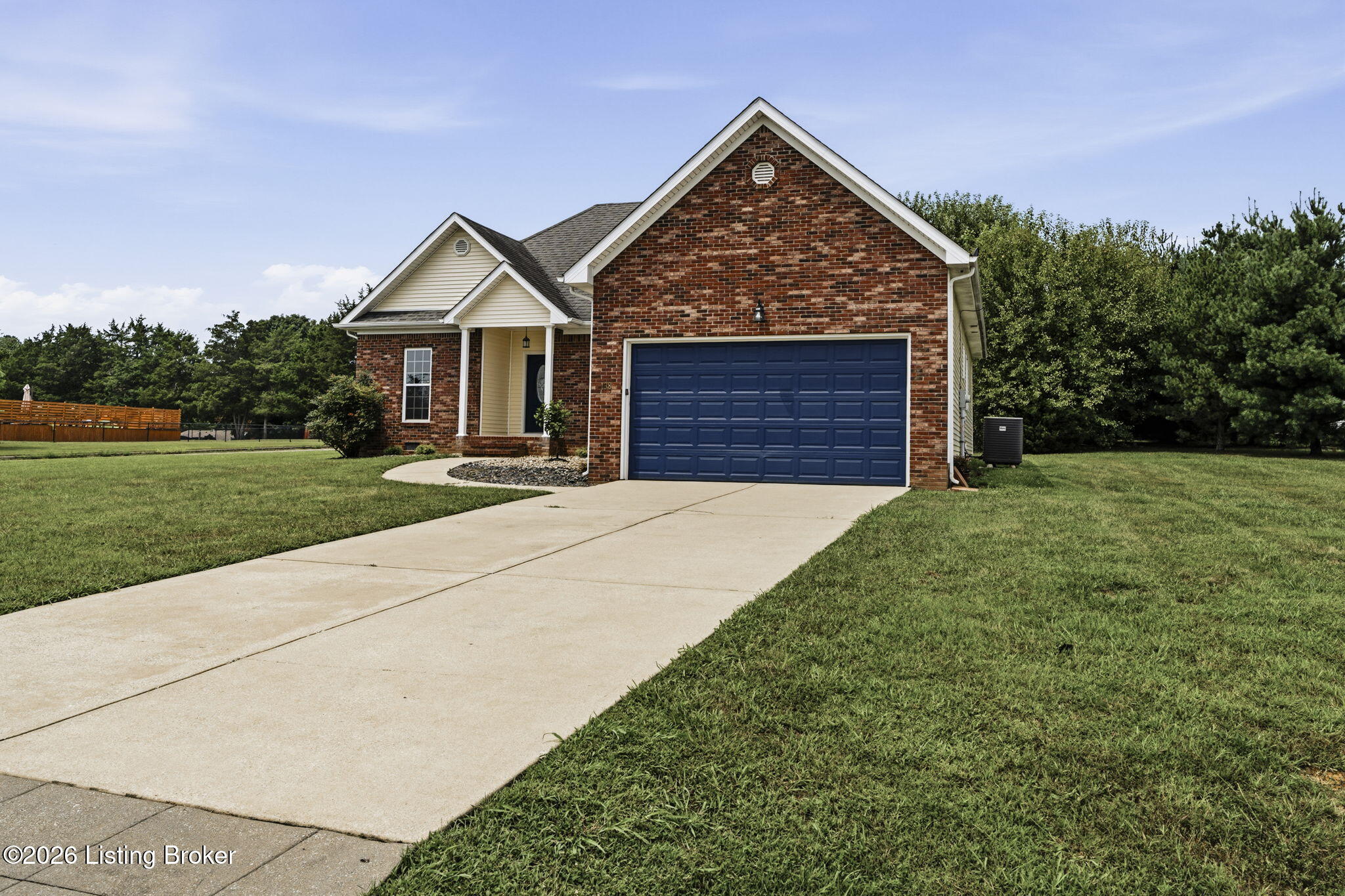 138 Wakefield Dr Property Photo 3
