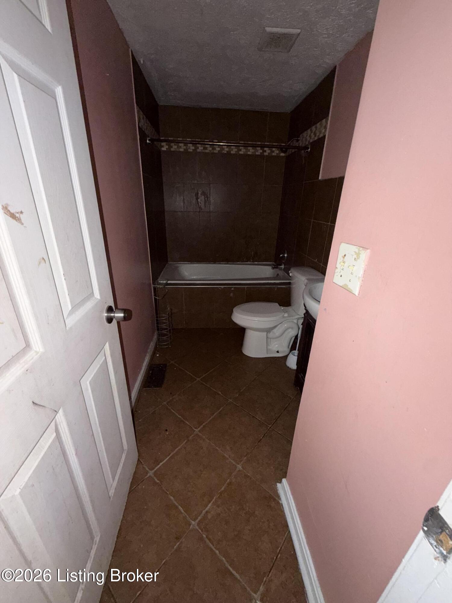 4701 Haney Way Property Photo 5