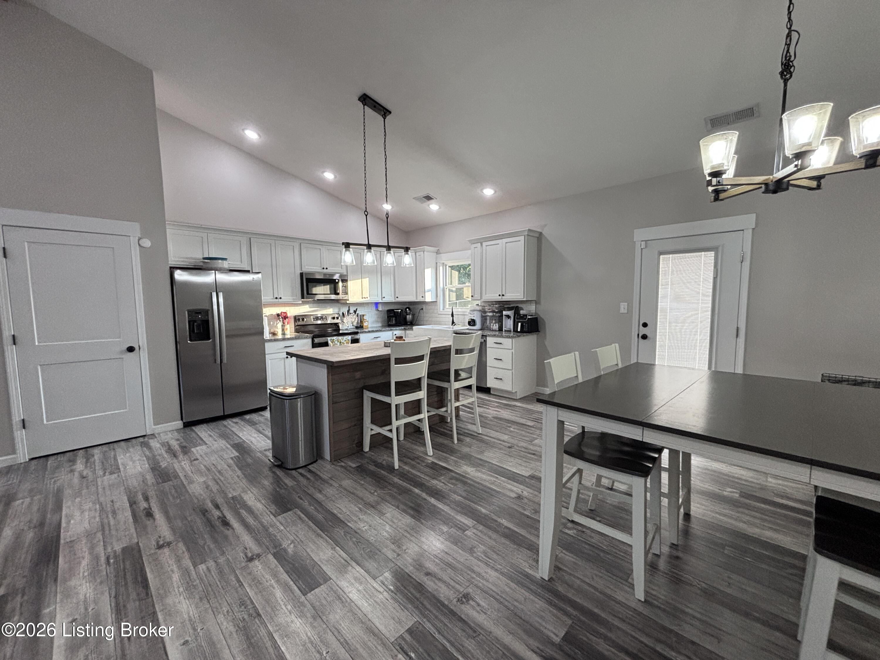 1103 Kirchdorfer Ln Property Photo 11