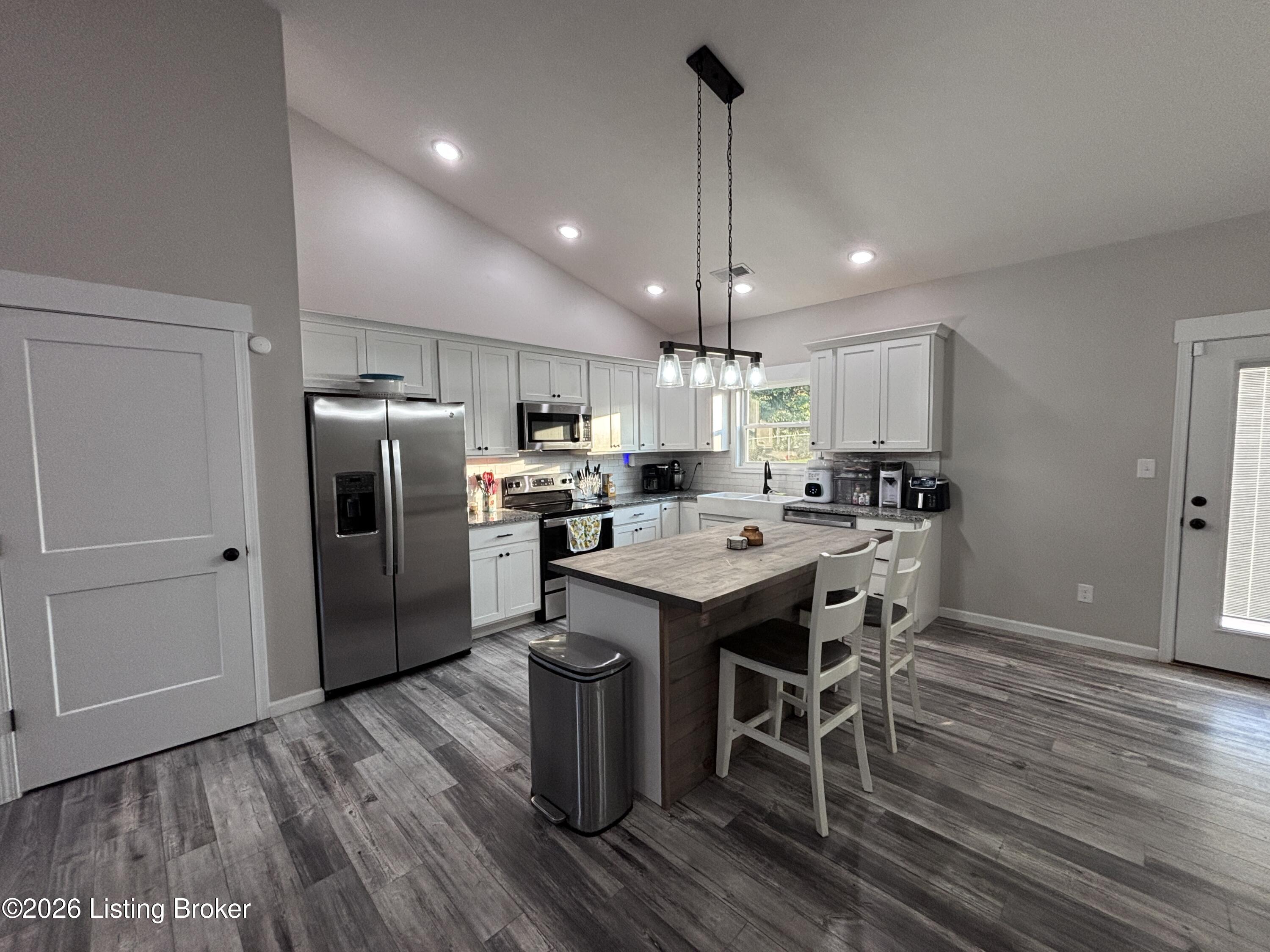 1103 Kirchdorfer Ln Property Photo 12