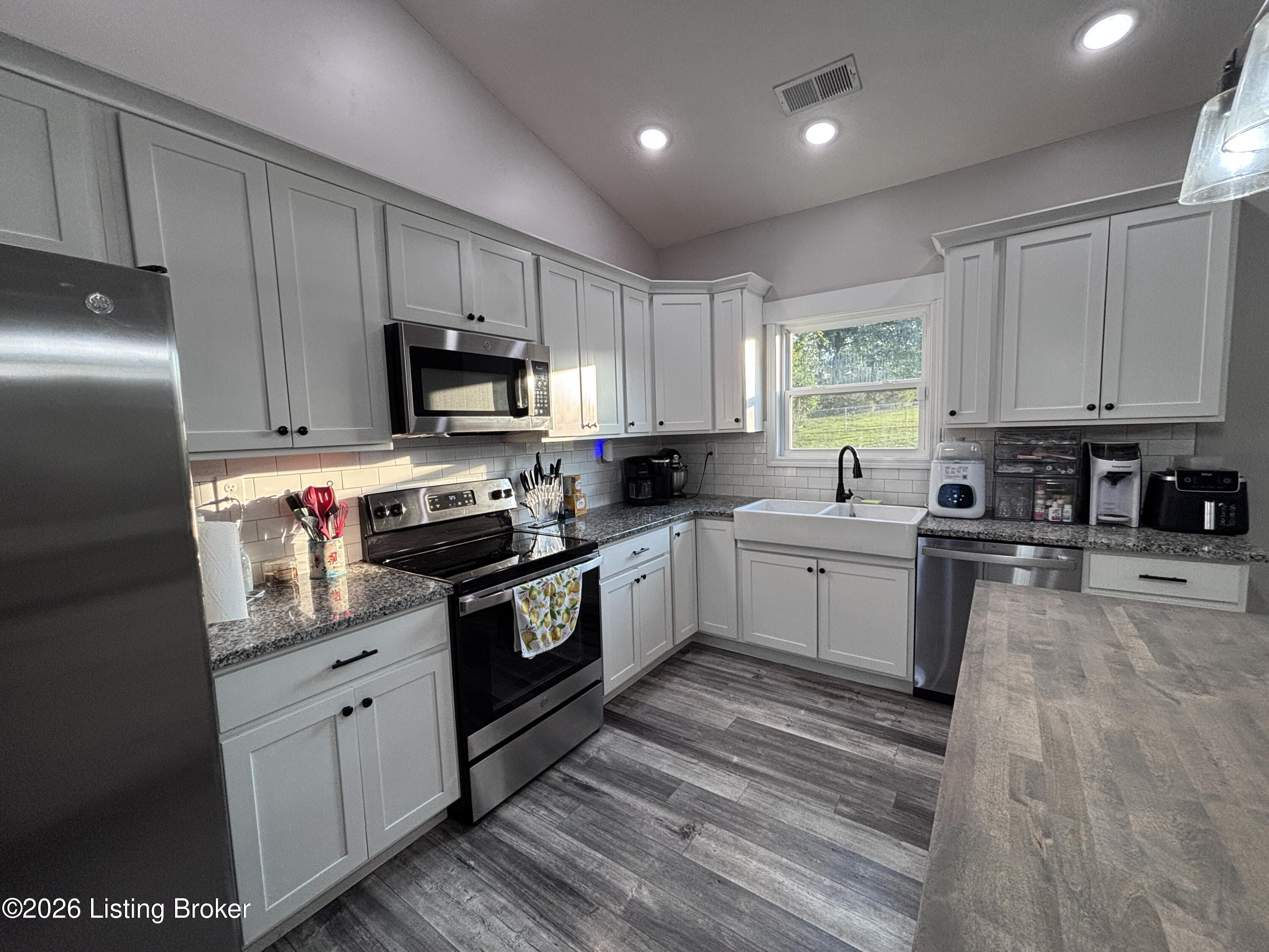 1103 Kirchdorfer Ln Property Photo 13