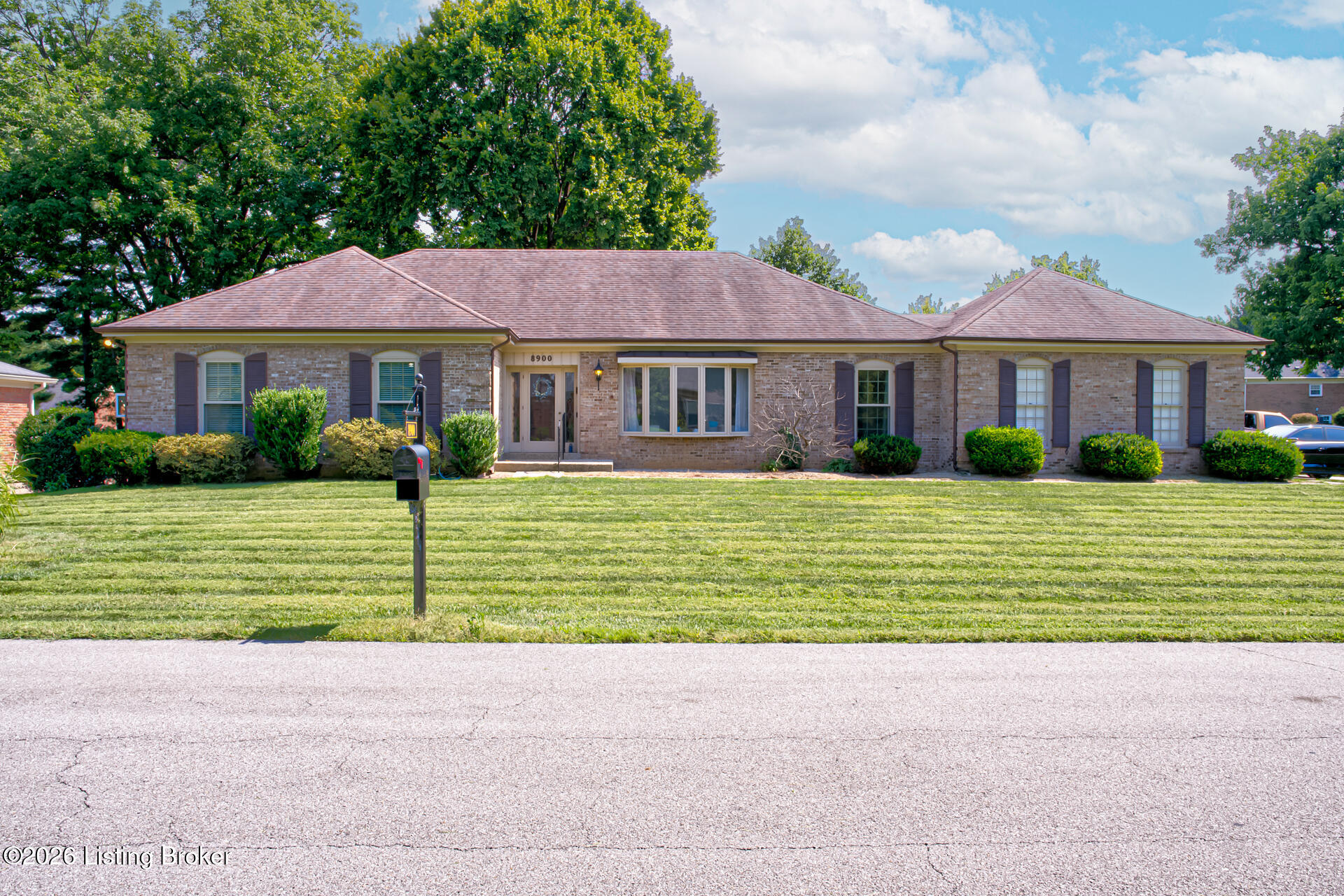 8900 Middle Pointe Rd