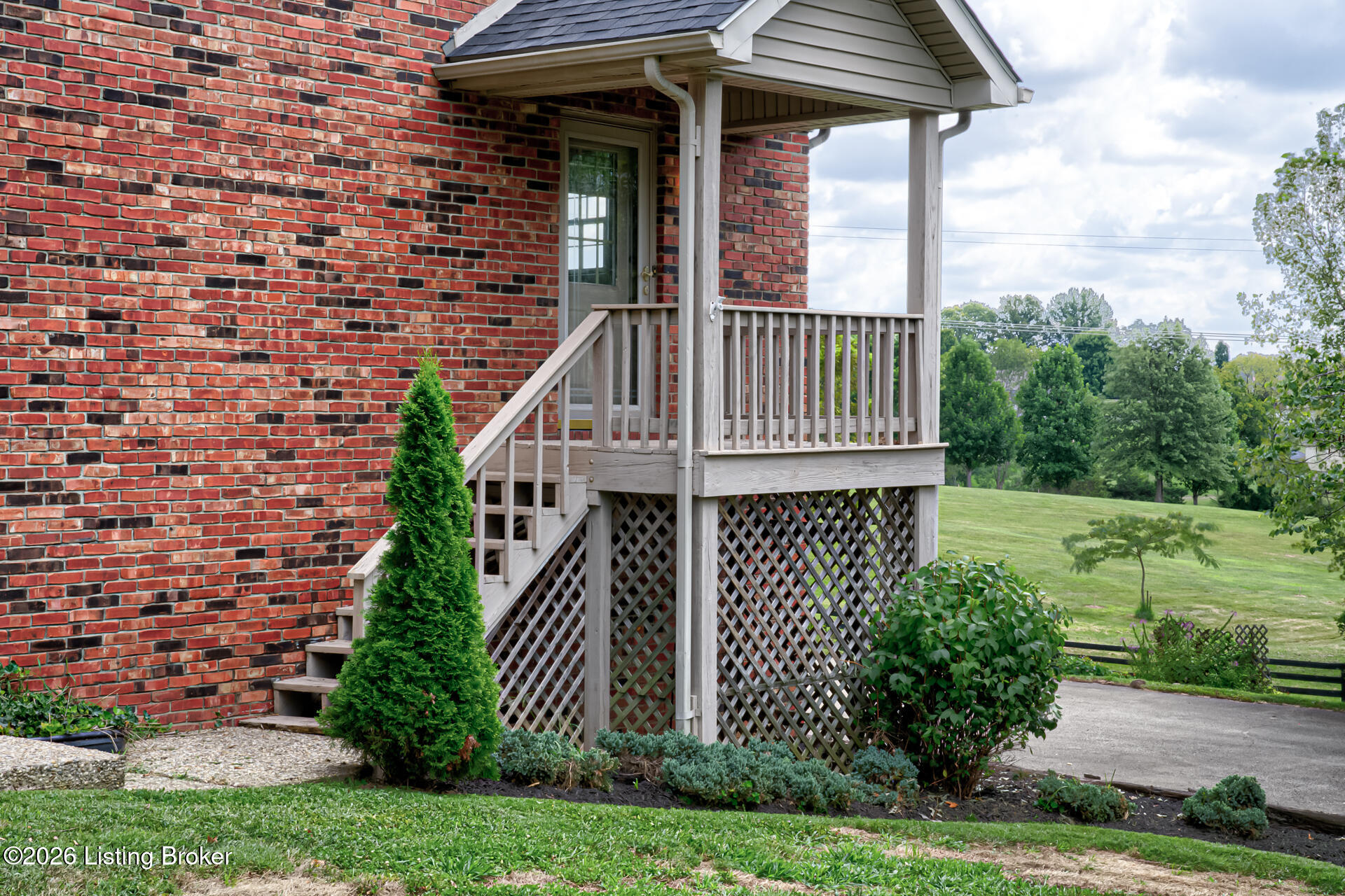659 Rolling Trail Property Photo 4