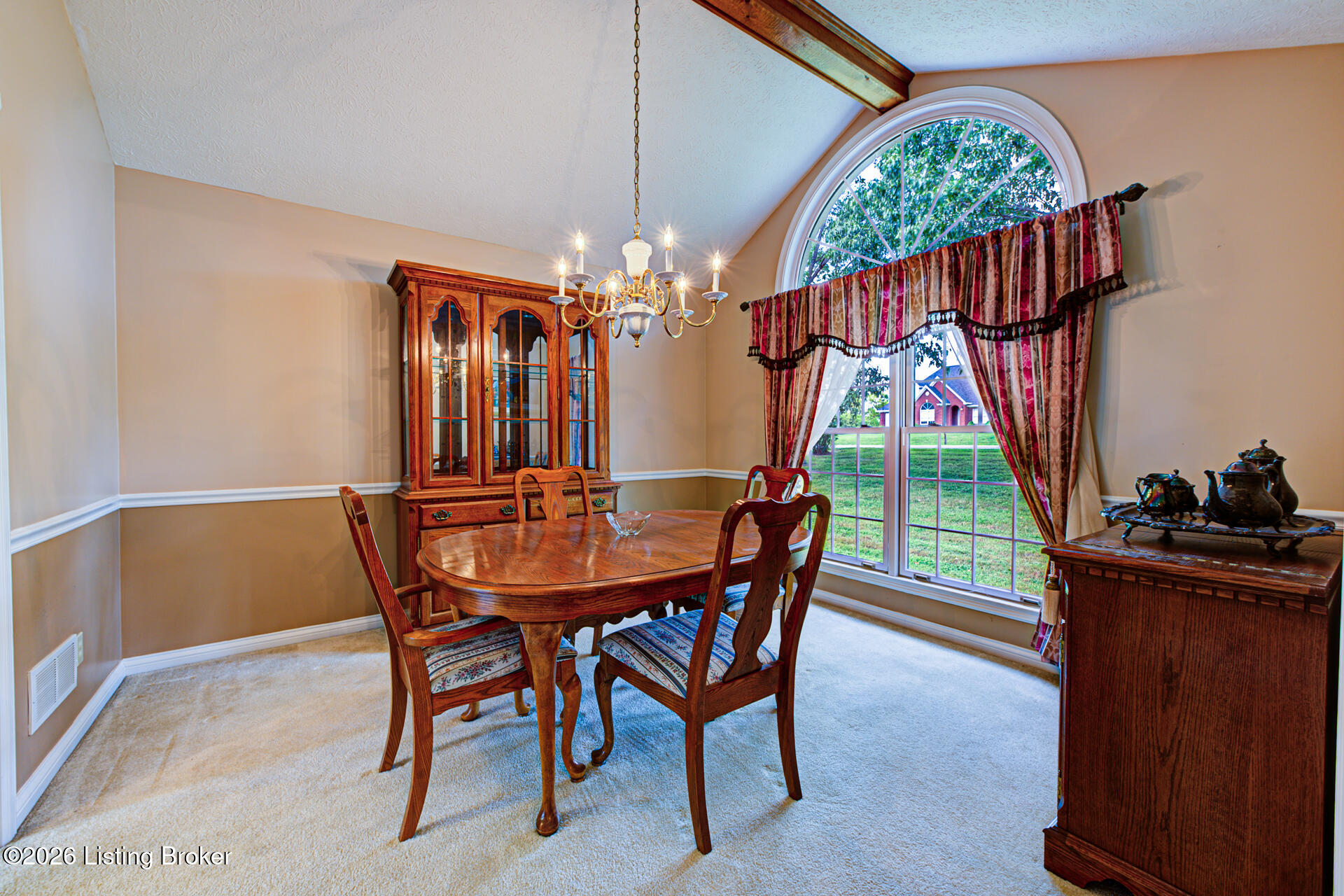 659 Rolling Trail Property Photo 6