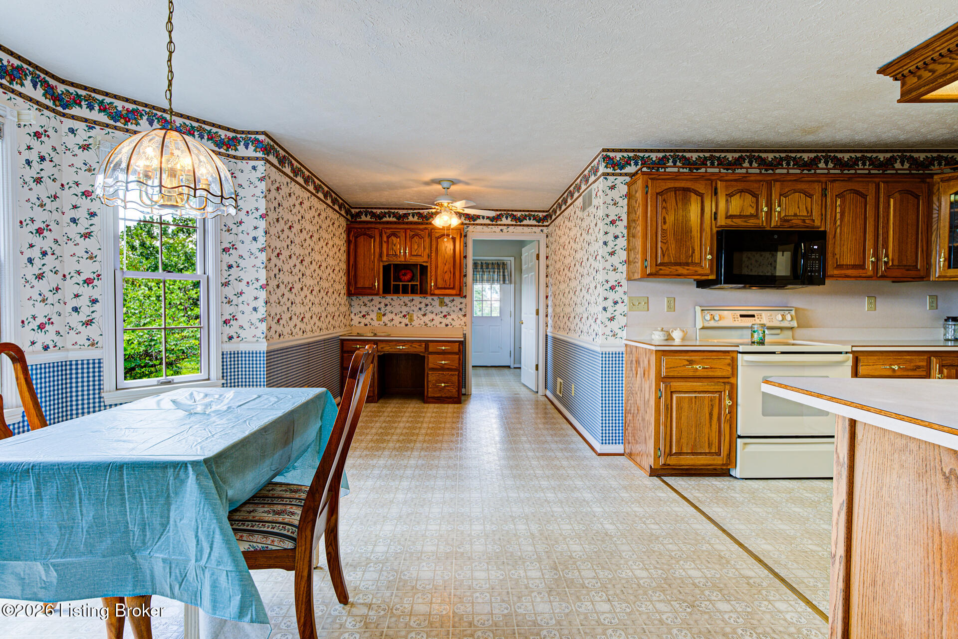 659 Rolling Trail Property Photo 21