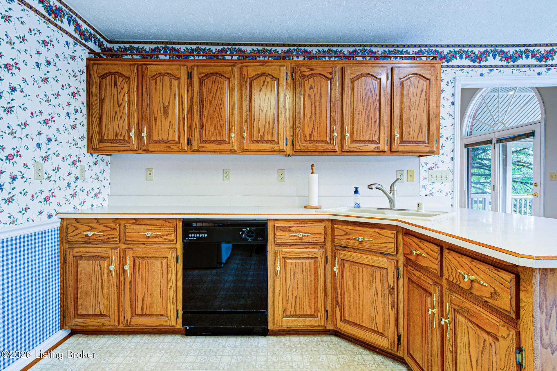659 Rolling Trail Property Photo 24