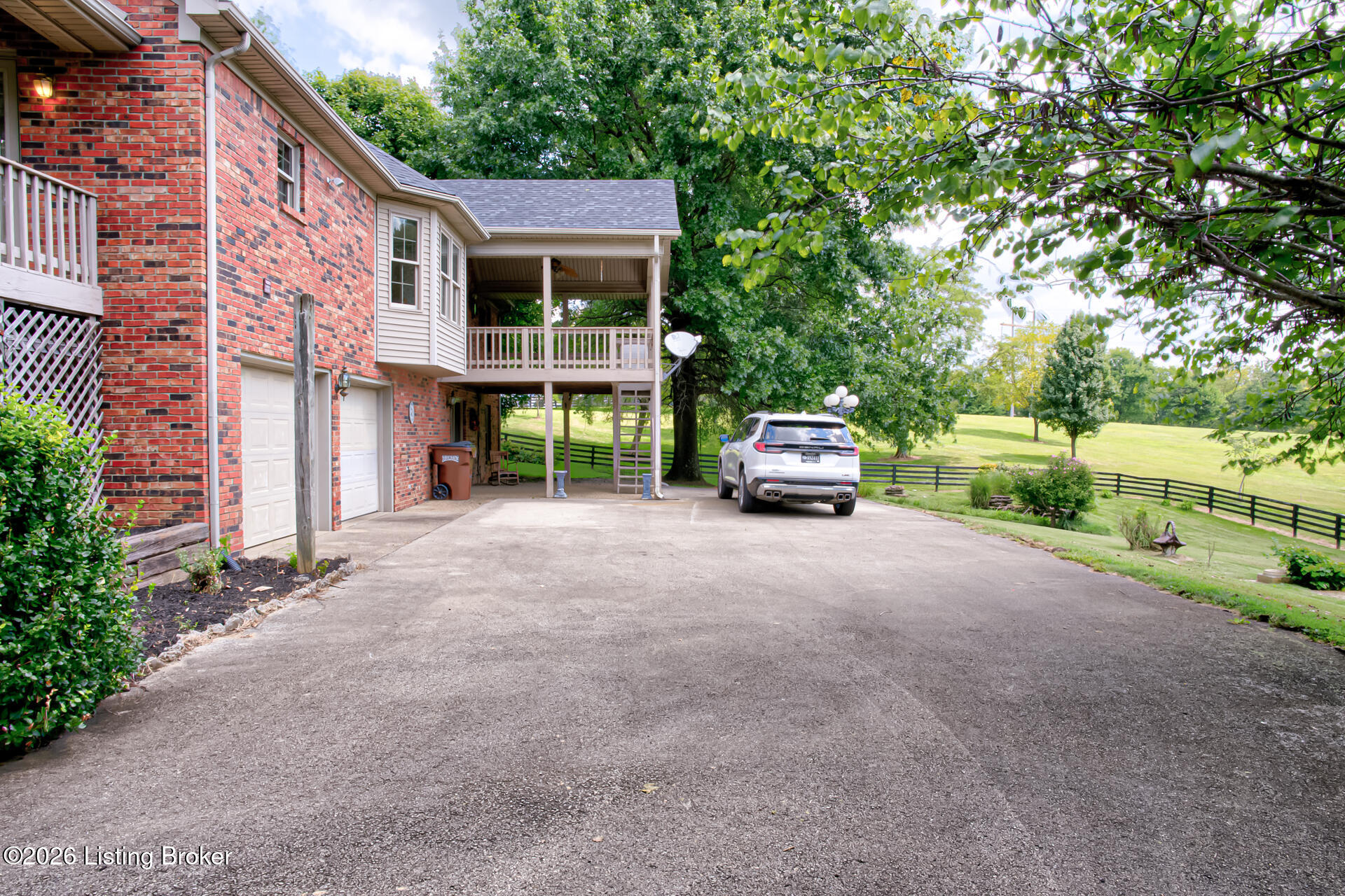 659 Rolling Trail Property Photo 34