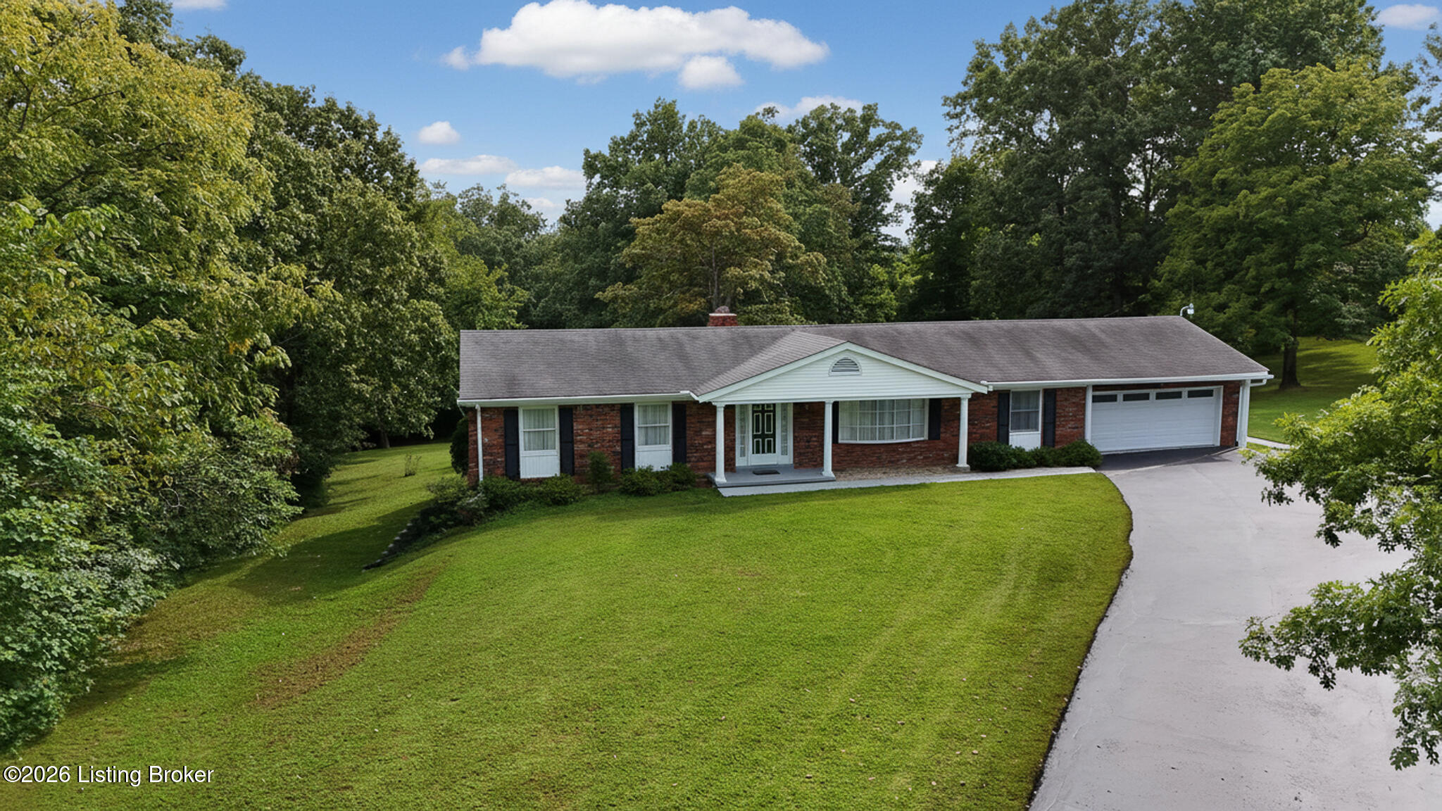 1022 Greenbriar Rd Property Photo 2