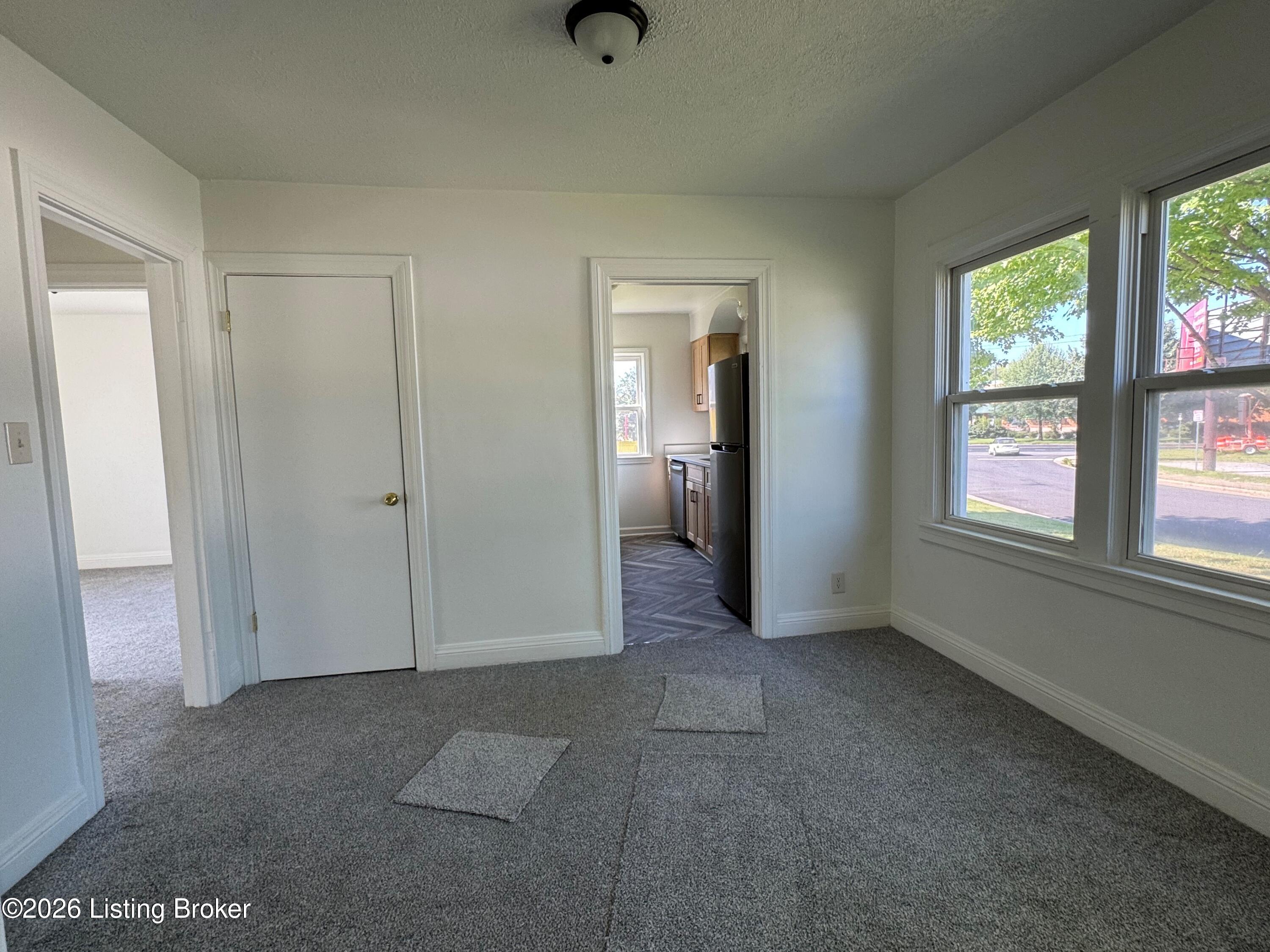 618 Montana Ave Property Photo 4