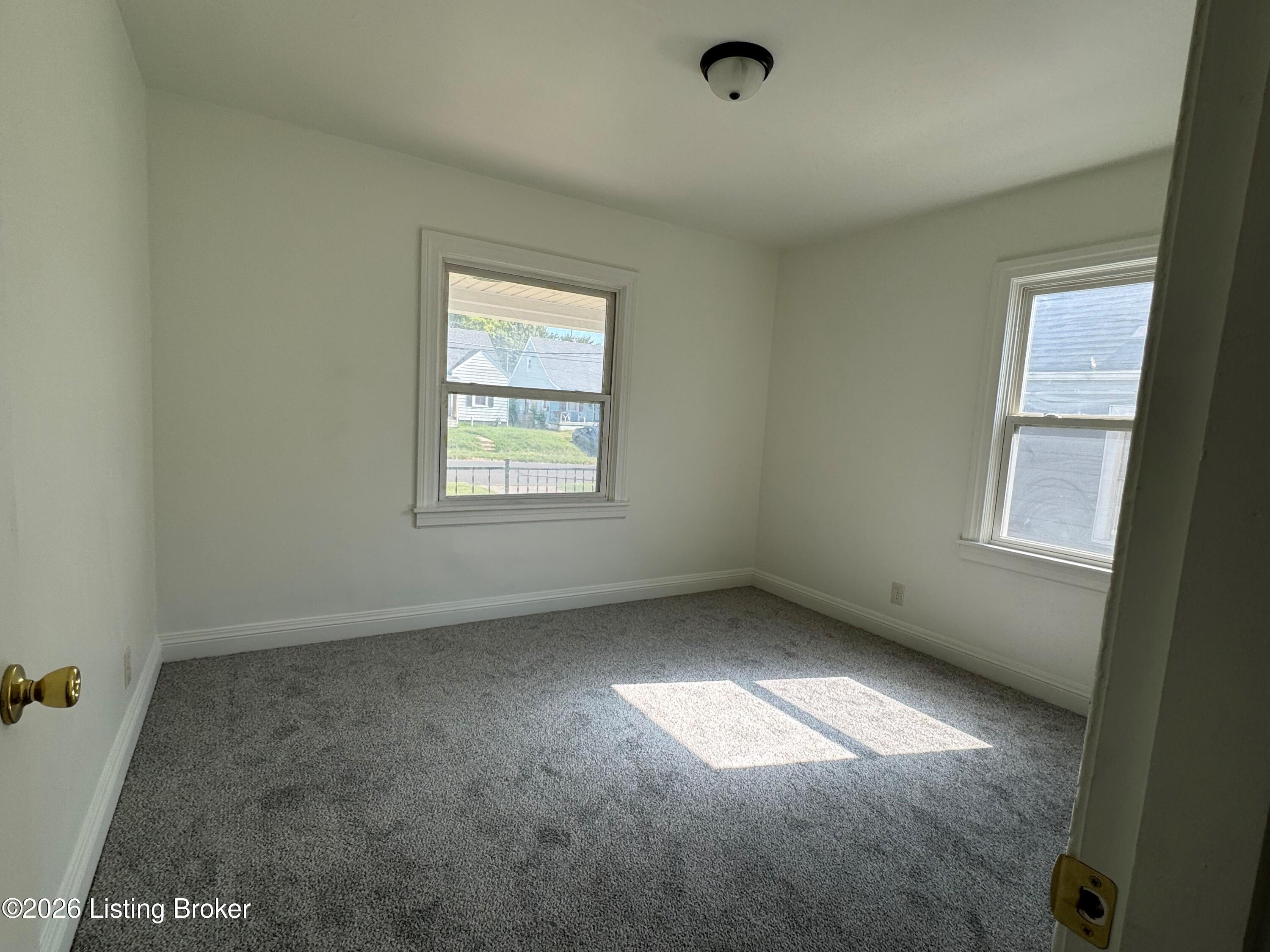 618 Montana Ave Property Photo 13