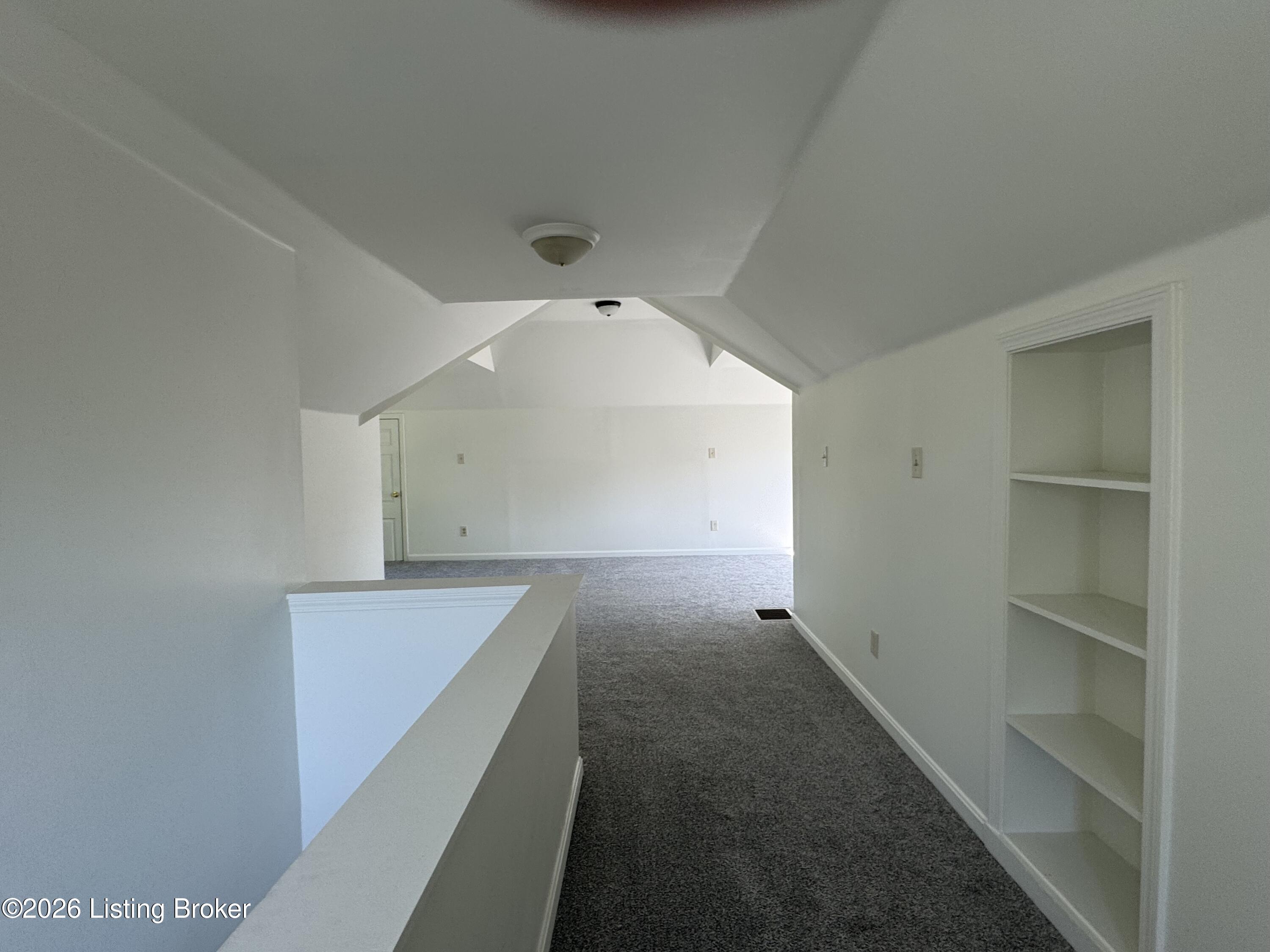618 Montana Ave Property Photo 14