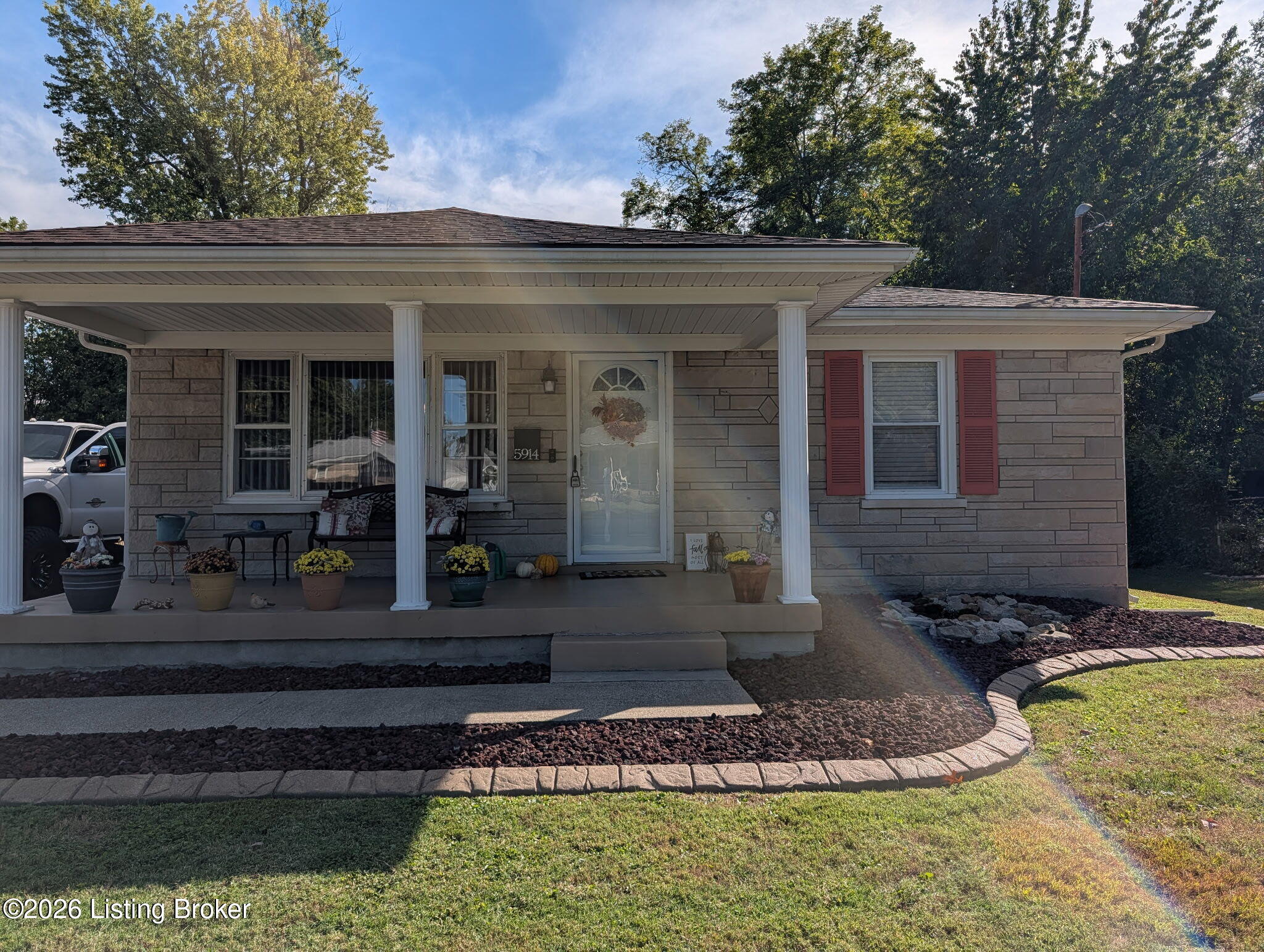 5914 Cole Ave Property Photo 3