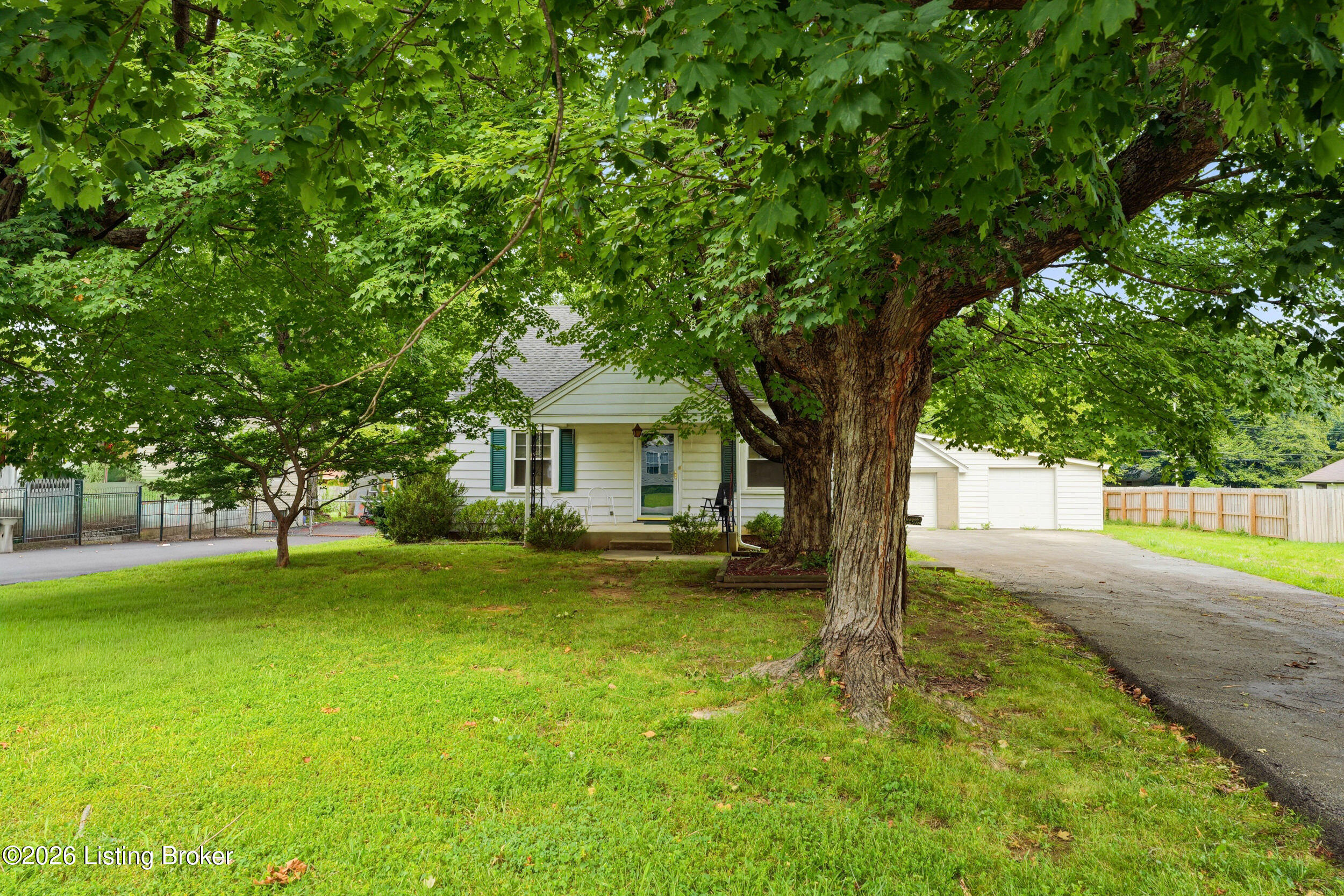 3709 Locust Ave Property Photo 3