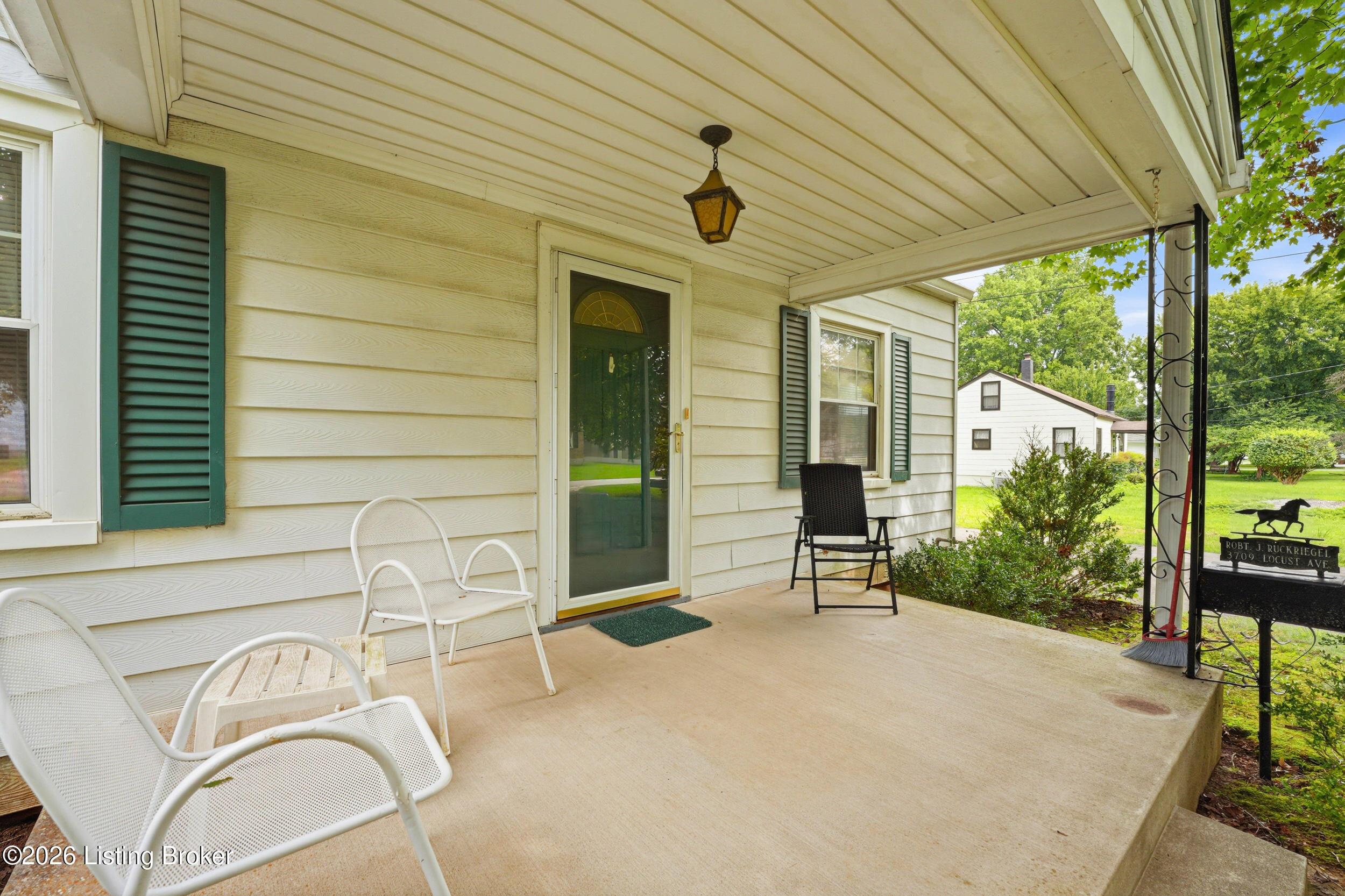 3709 Locust Ave Property Photo 5