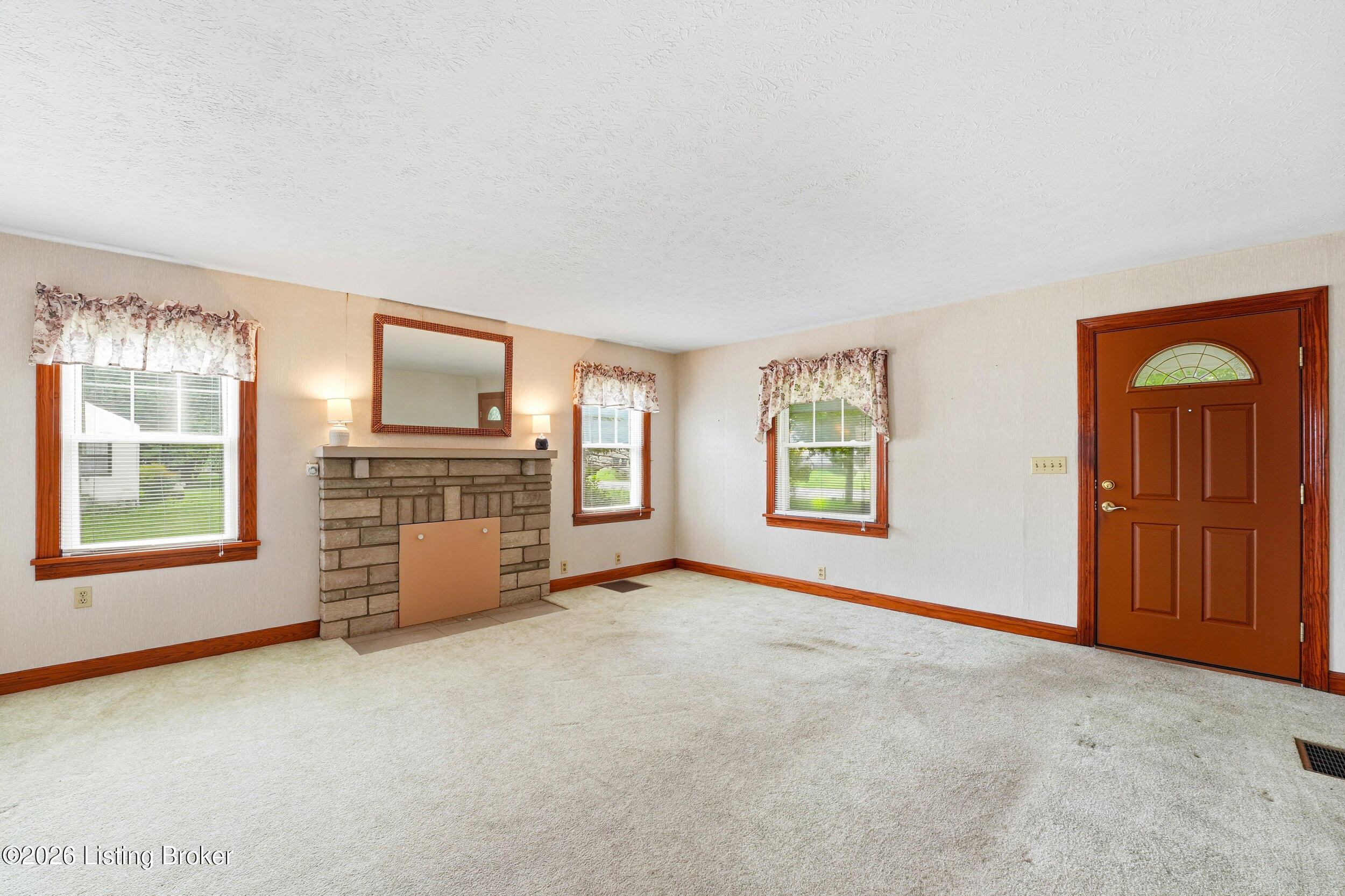 3709 Locust Ave Property Photo 8