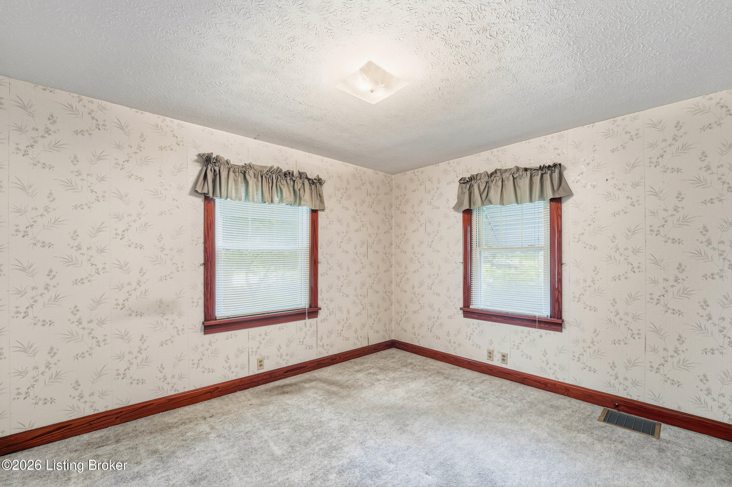 3709 Locust Ave Property Photo 12