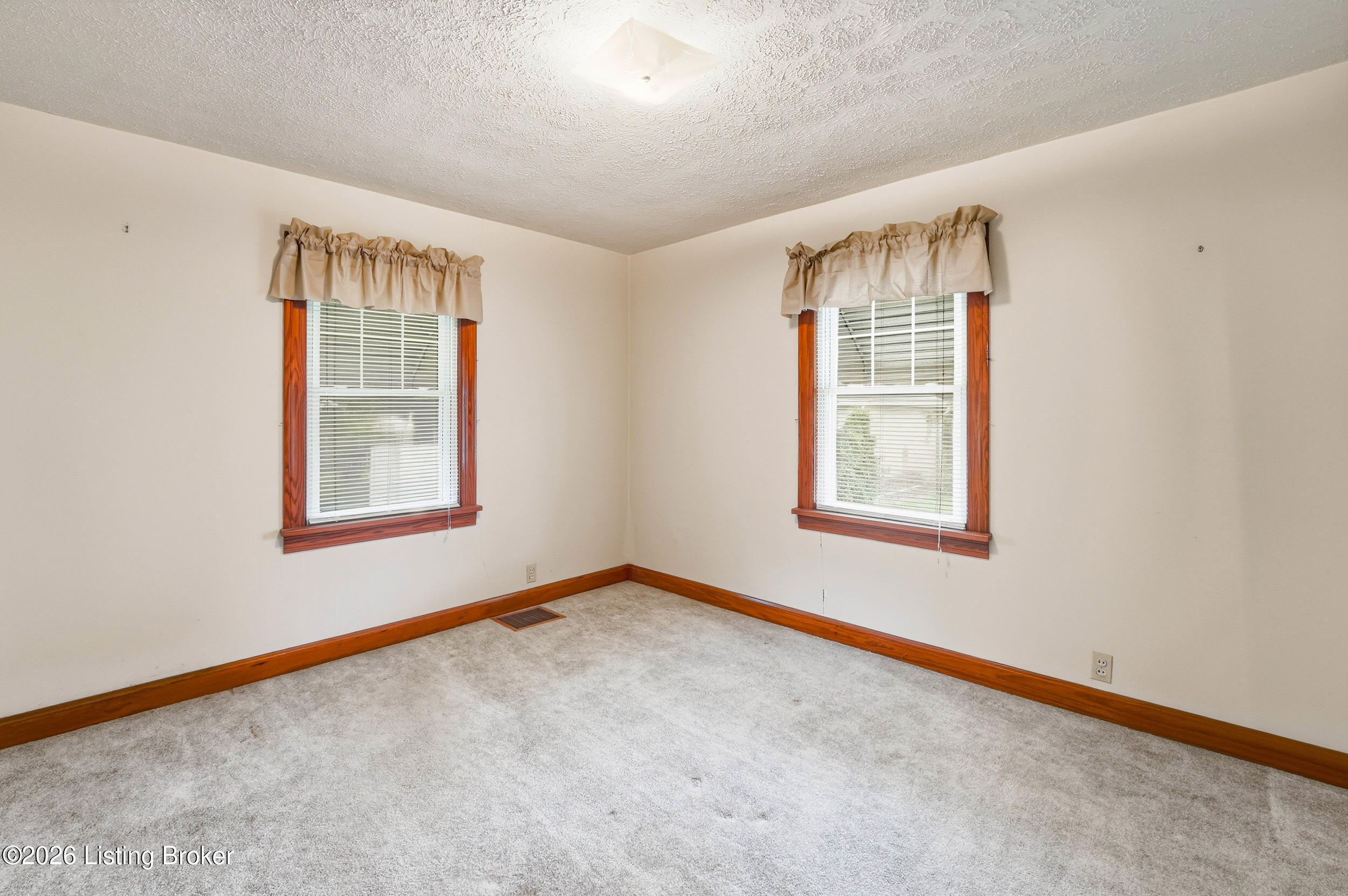 3709 Locust Ave Property Photo 16