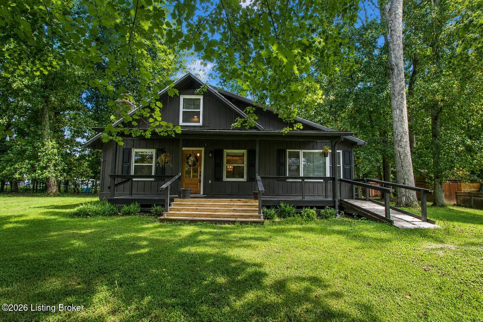 560 Swan Ct