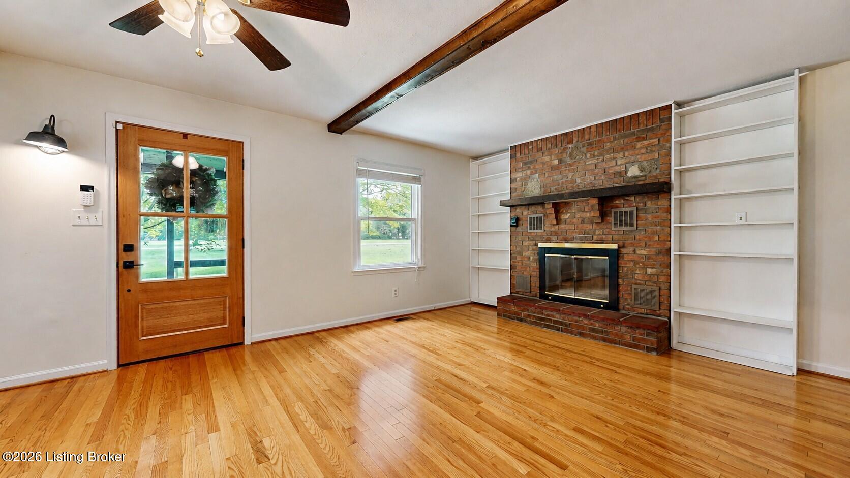 560 Swan Ct Property Photo 6