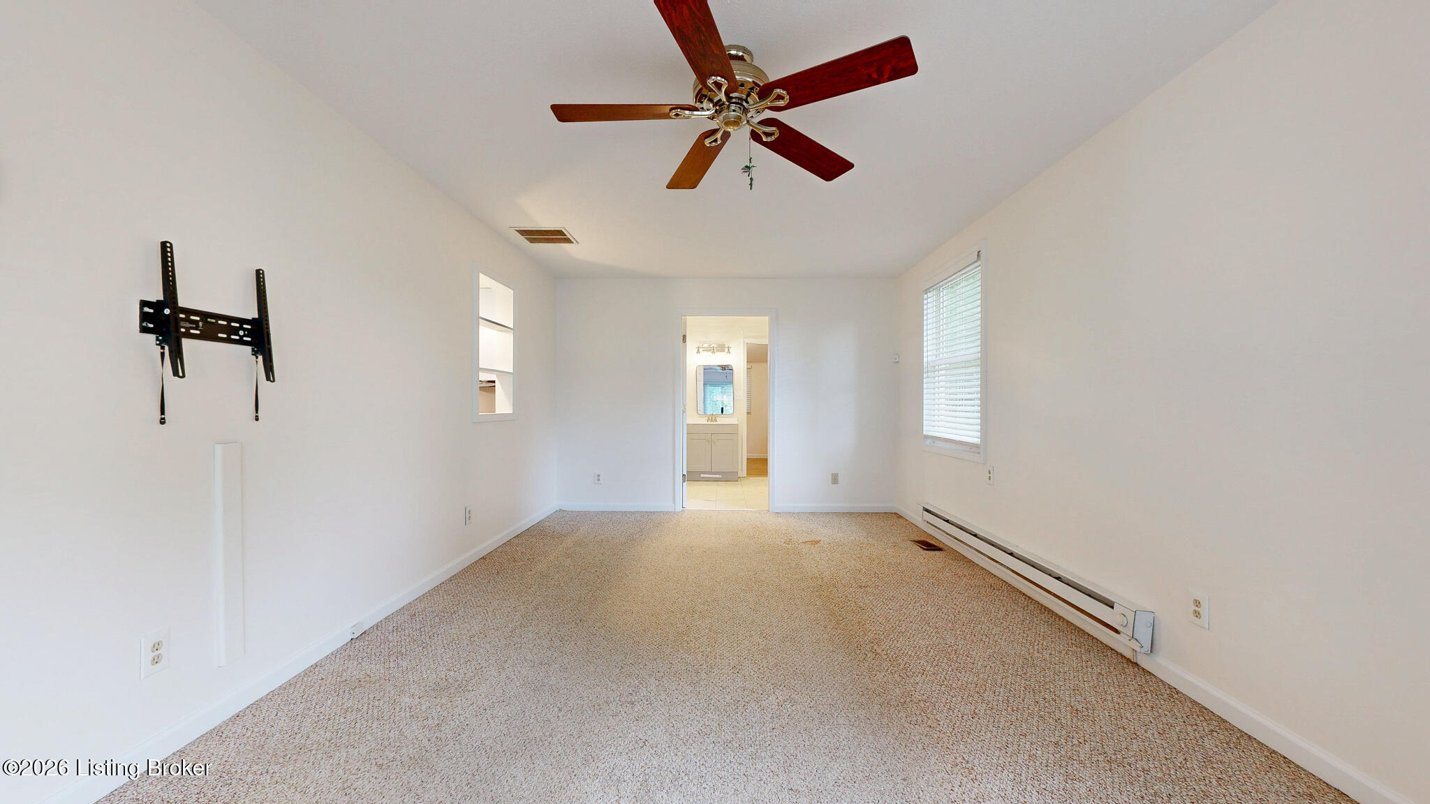 560 Swan Ct Property Photo 15