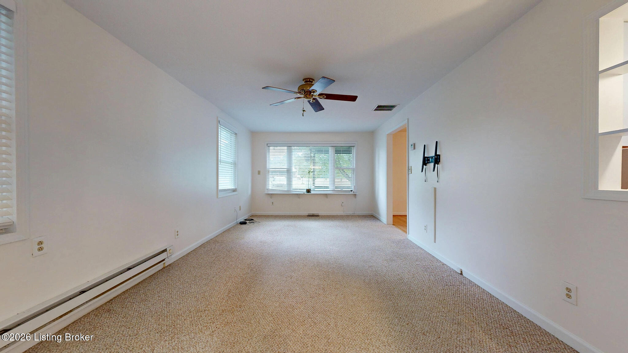 560 Swan Ct Property Photo 16