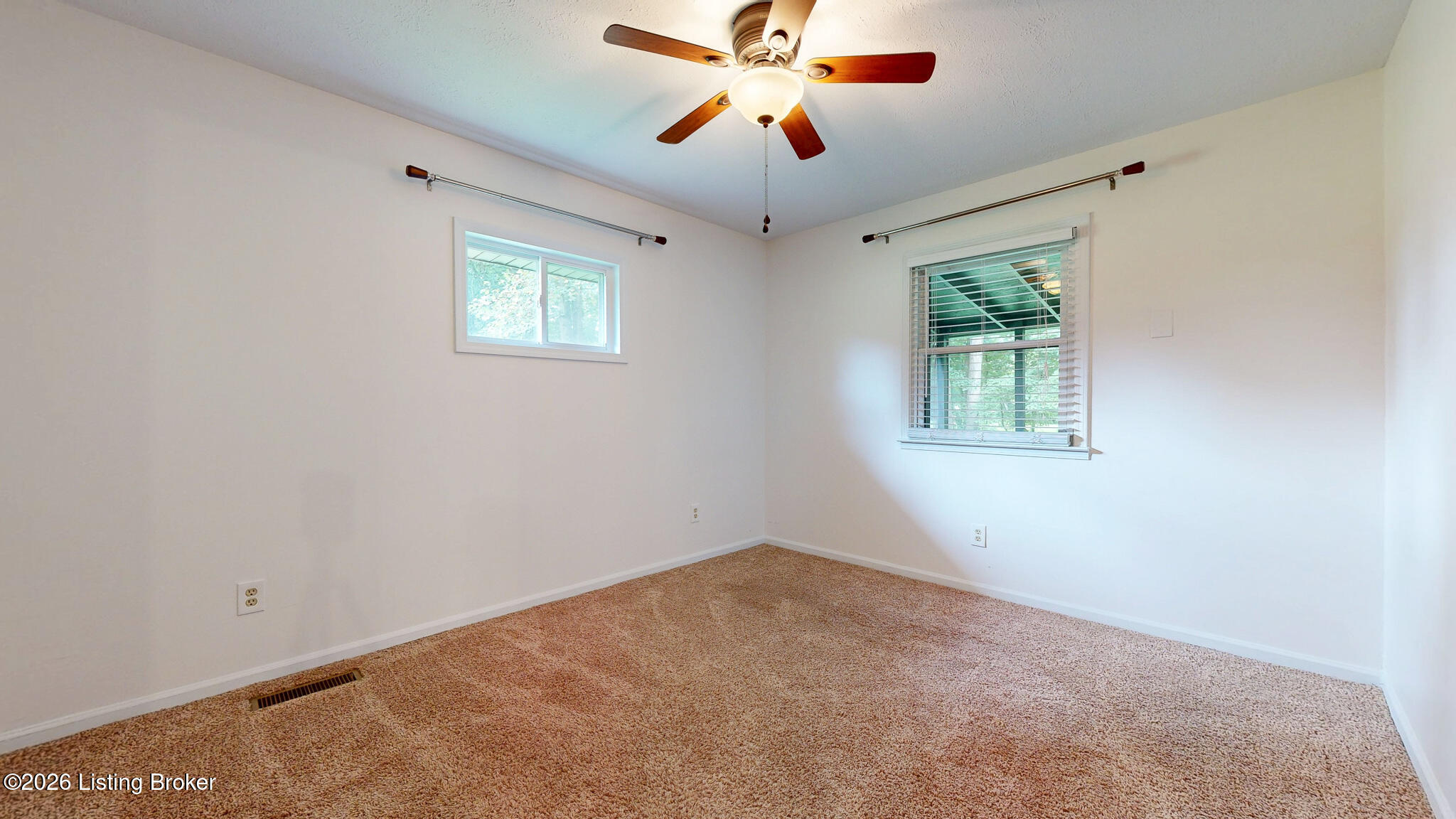 560 Swan Ct Property Photo 22