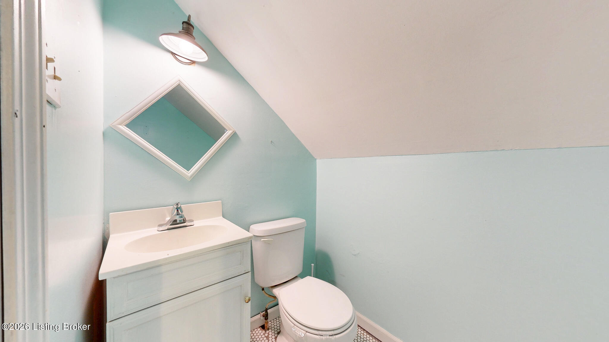 560 Swan Ct Property Photo 26