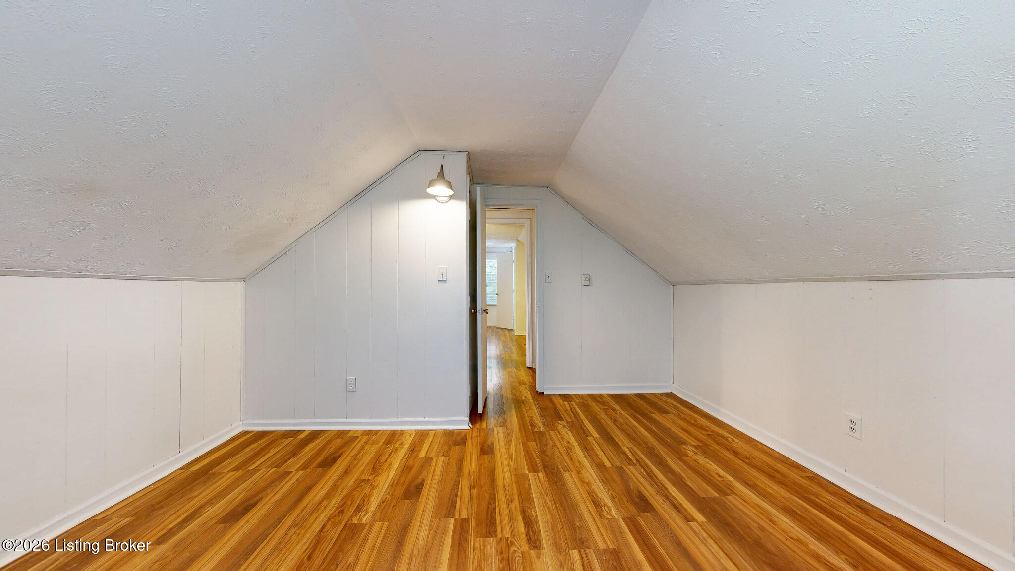 560 Swan Ct Property Photo 28